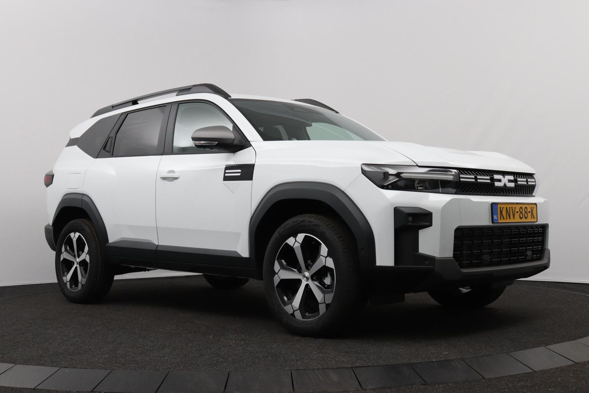 Dacia Bigster met kenteken KNV-88-K – detailfoto