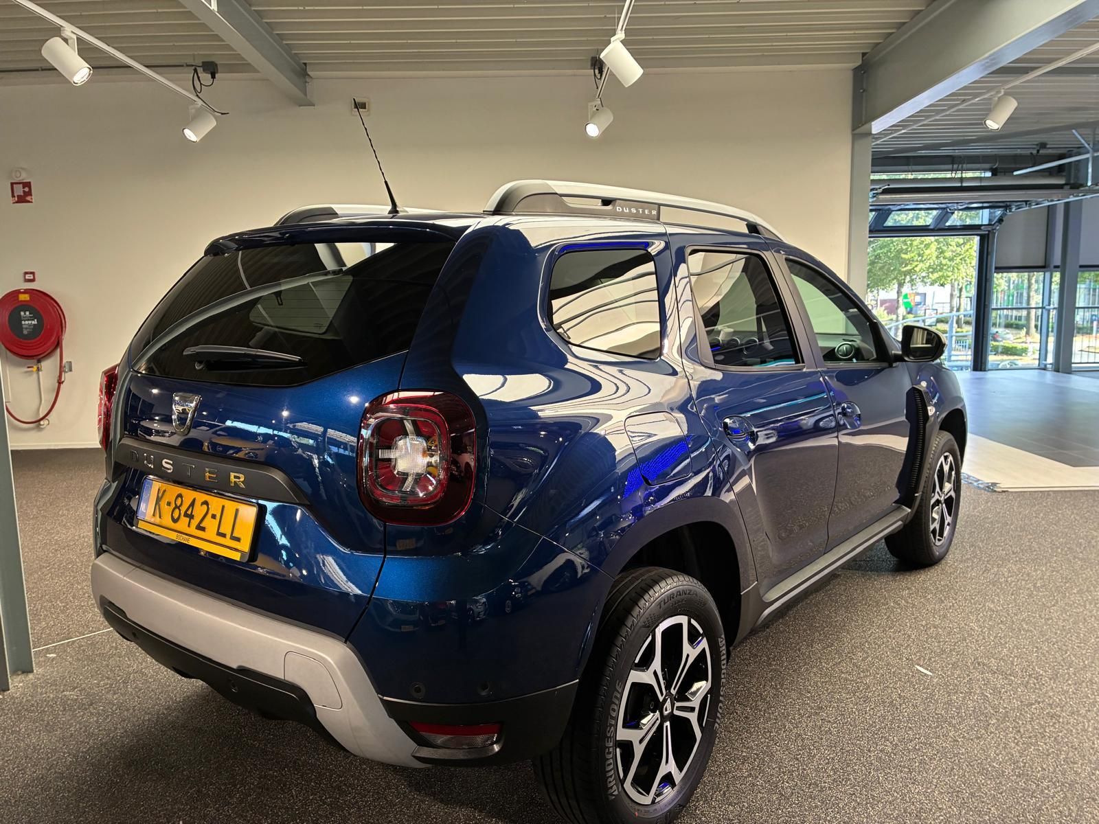 Dacia Duster met kenteken K-842-LL – achteraanzicht