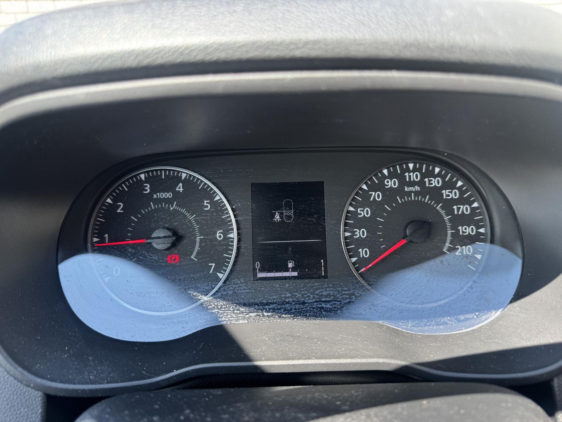 Dacia Duster met kenteken P-232-NK – dashboard