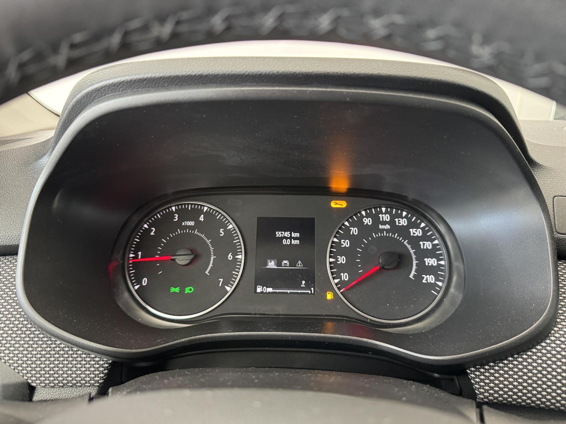 Dacia Jogger met kenteken P-915-ZK – dashboard