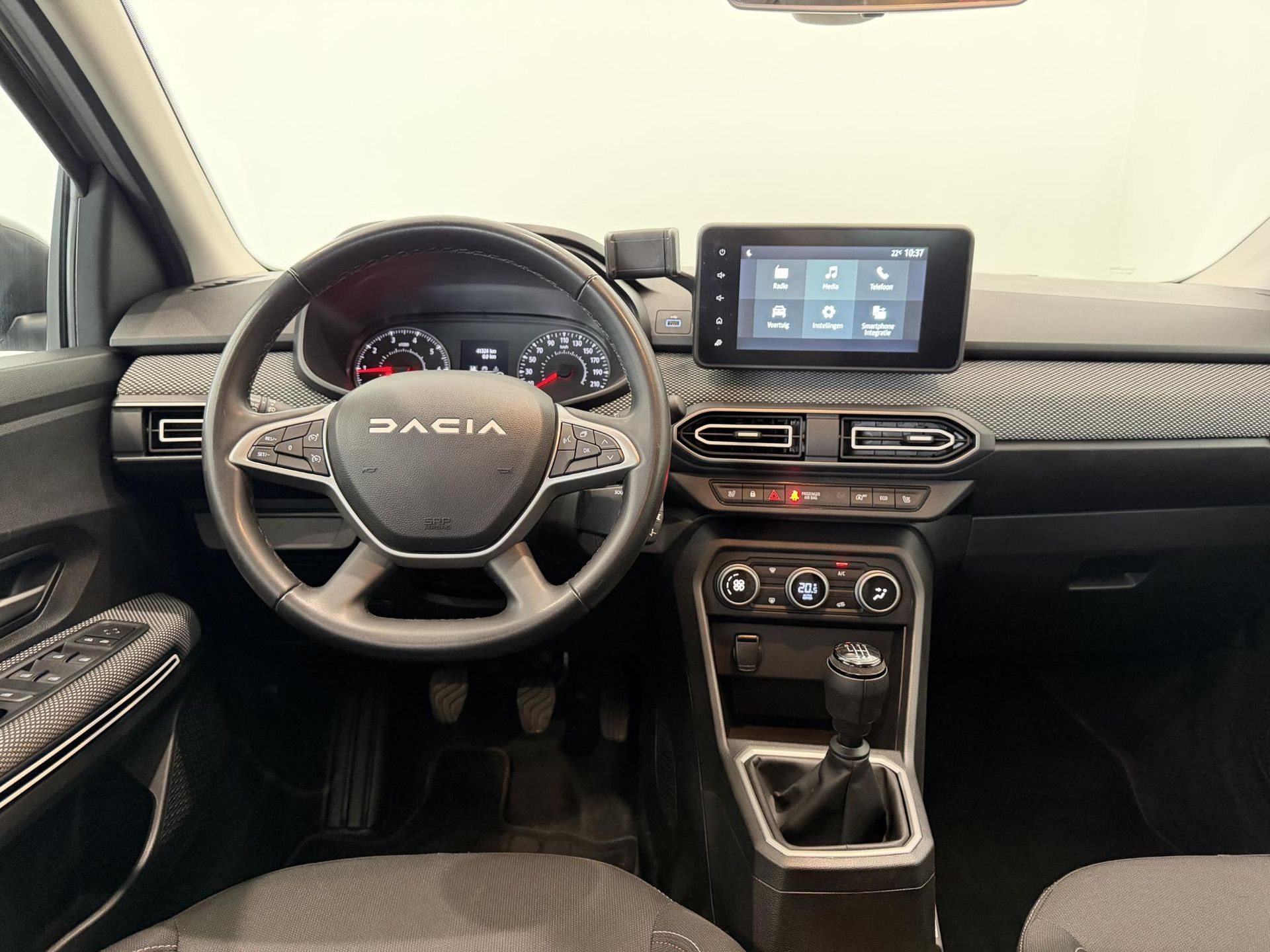 Dacia Jogger met kenteken S-923-KL – interieur
