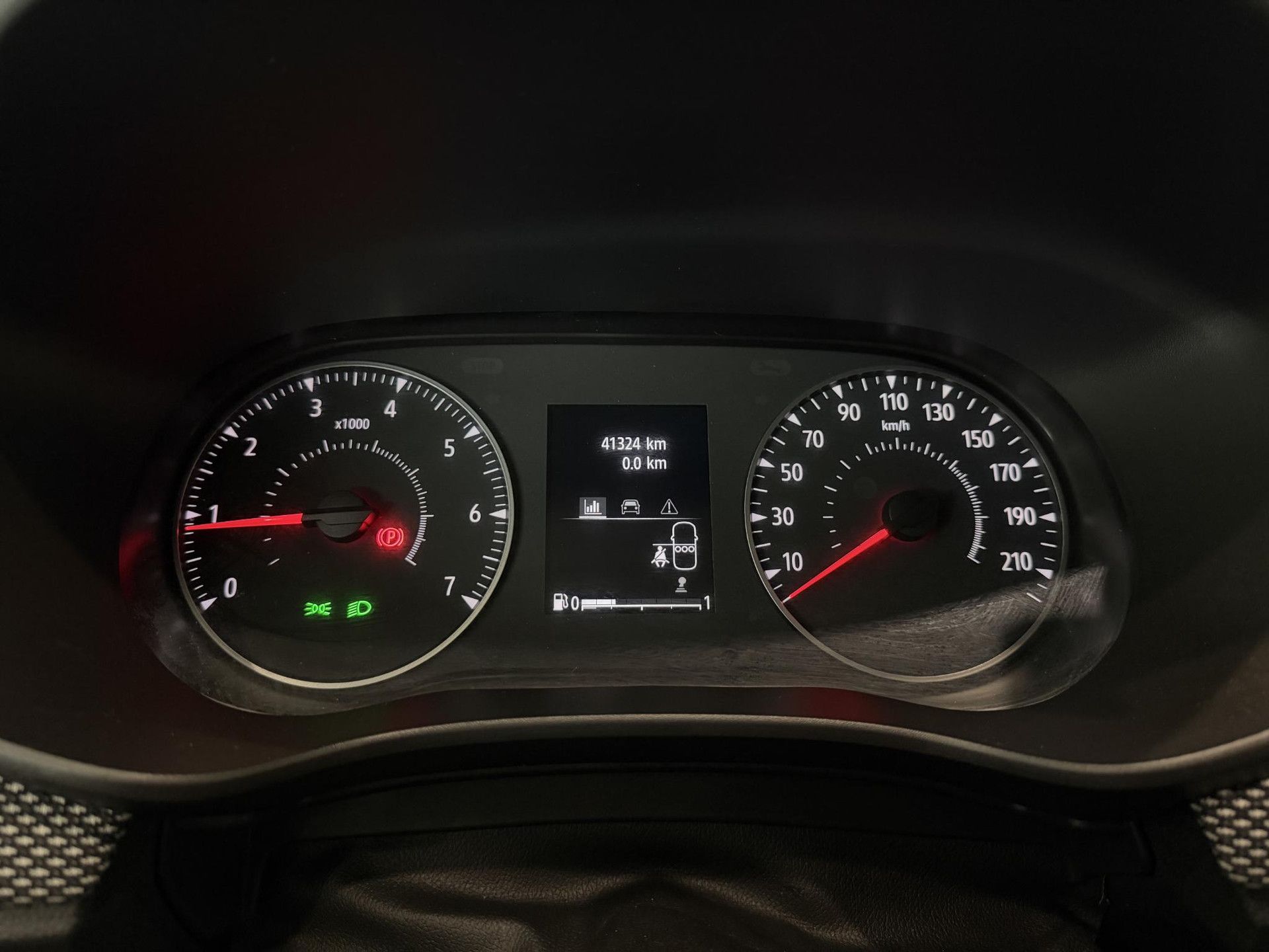 Dacia Jogger met kenteken S-923-KL – dashboard