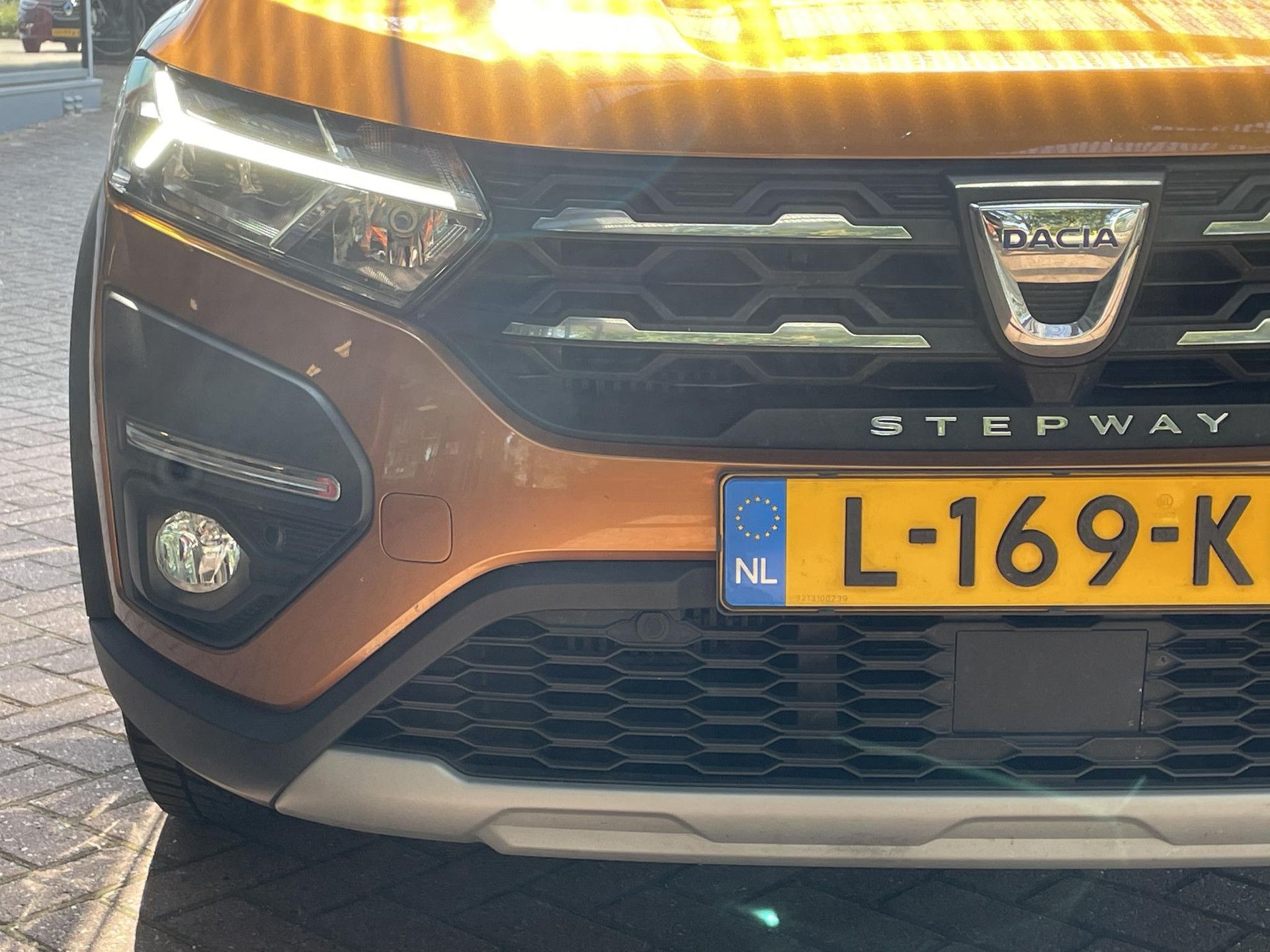 Dacia SanderoStepway met kenteken L-169-KH – dashboard