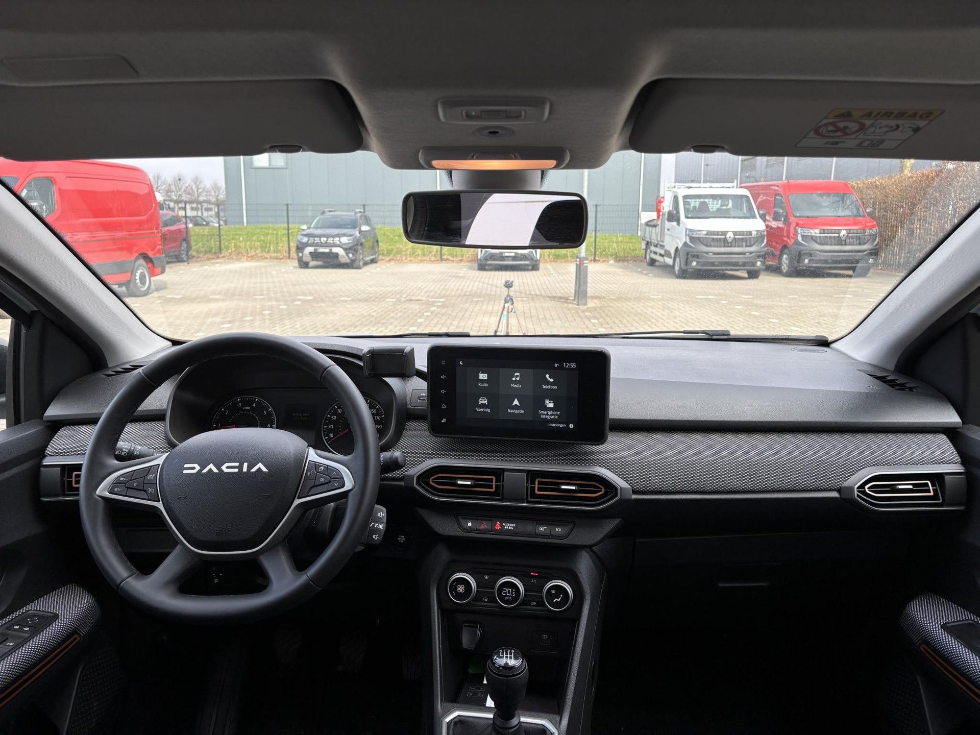 Dacia SanderoStepway met kenteken T-426-BN – interieur