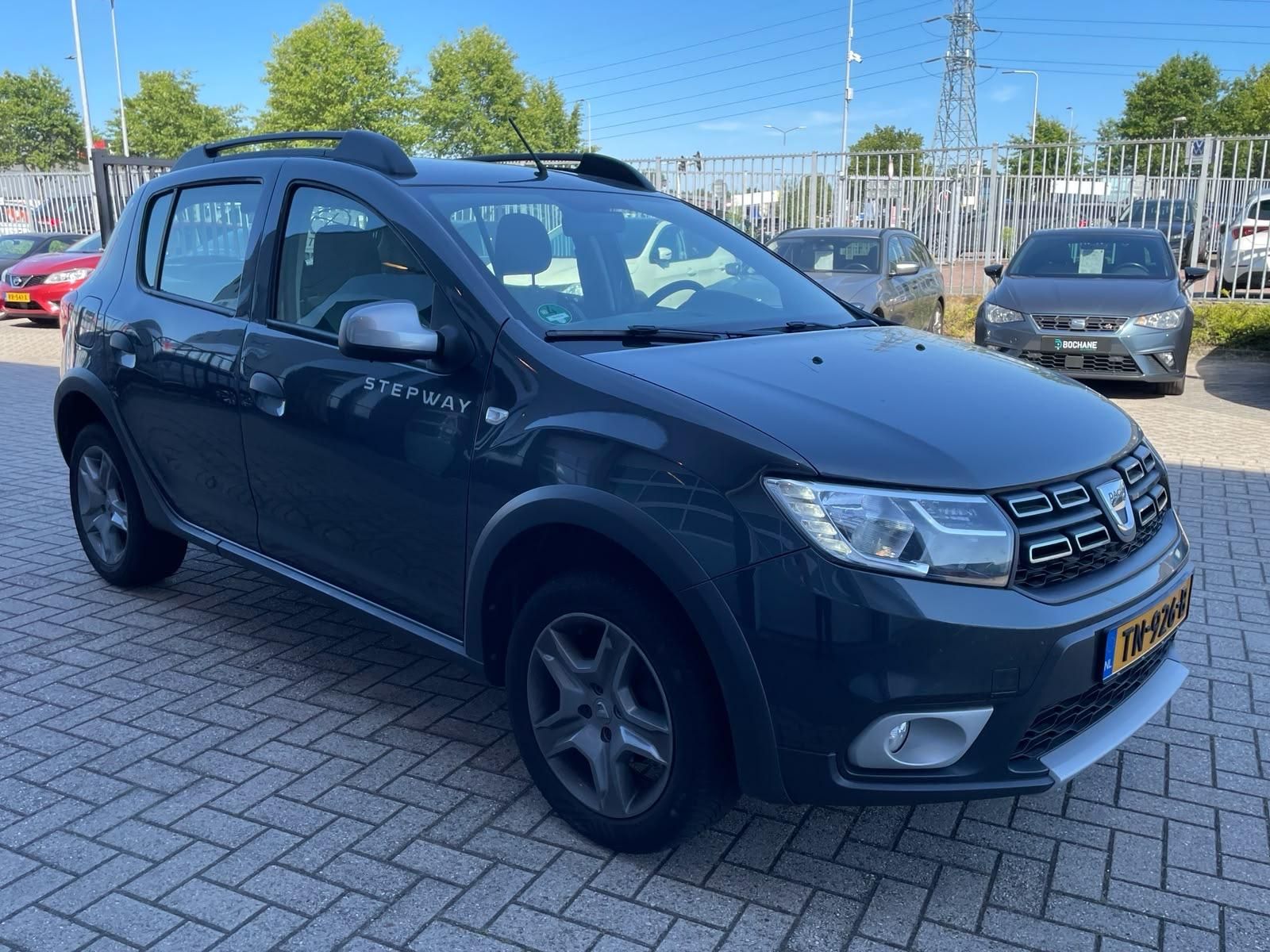 Dacia SanderoStepway met kenteken TN-926-B – dashboard
