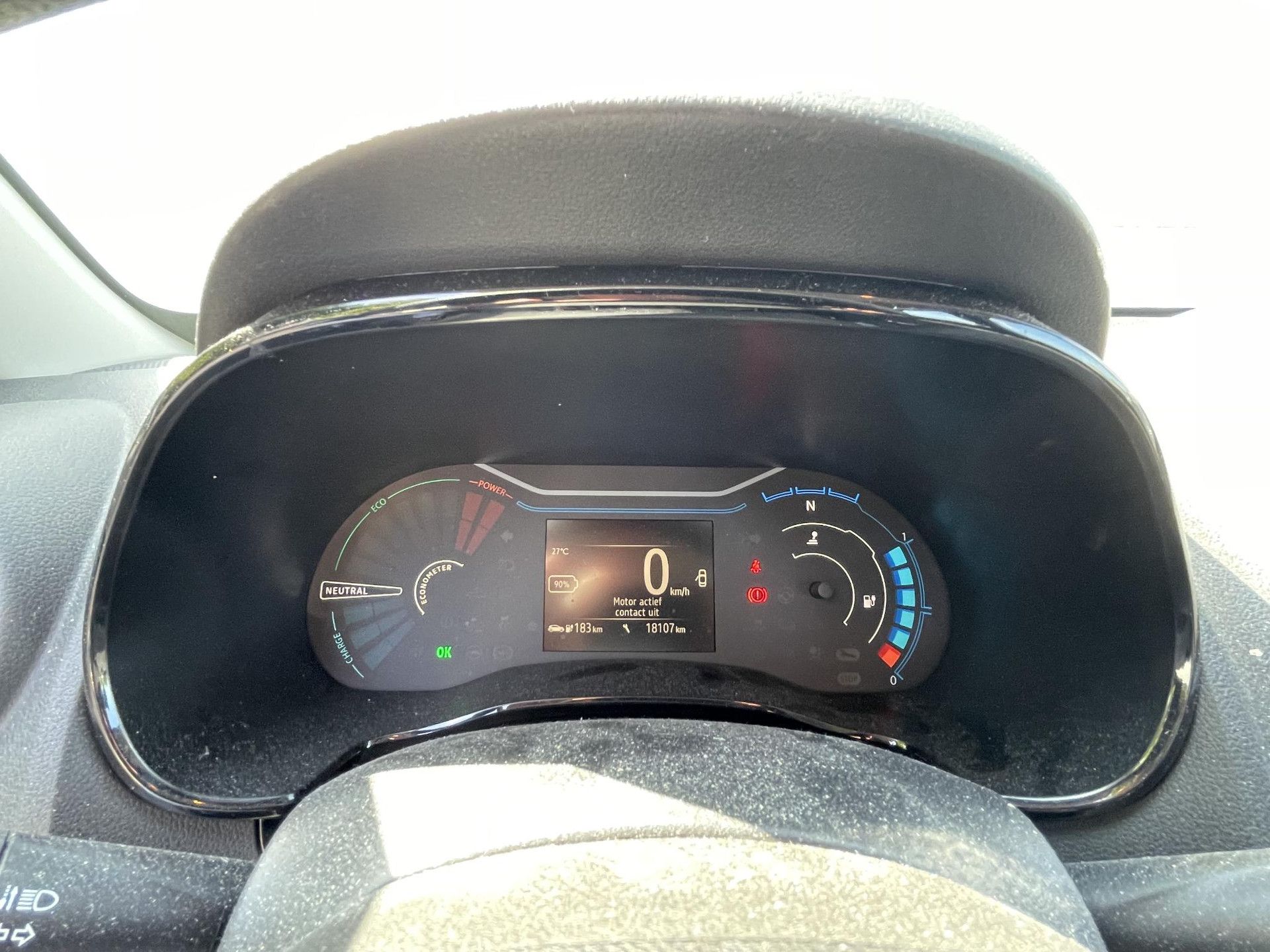Dacia Spring met kenteken P-535-SP – dashboard