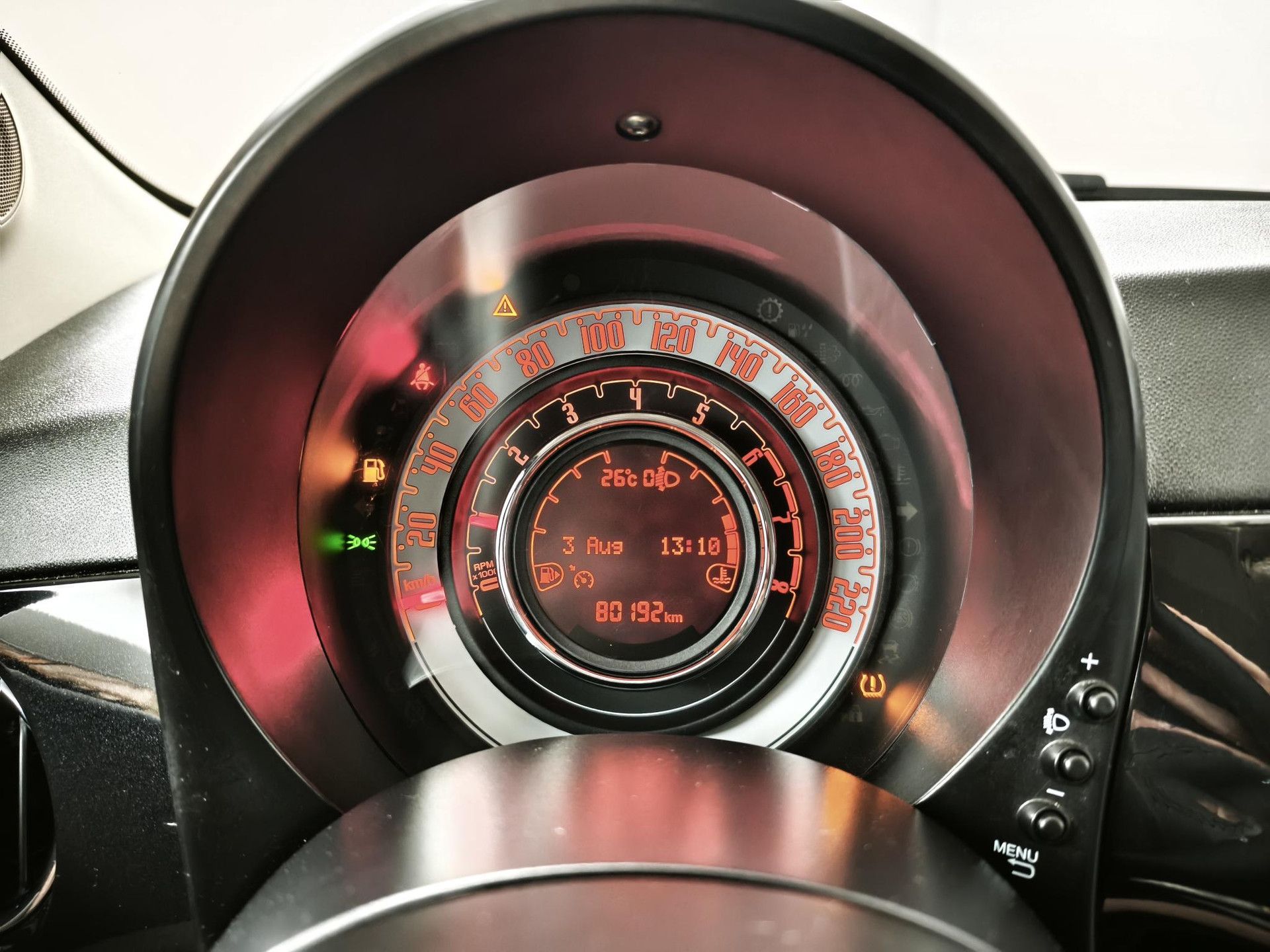 Fiat 500 met kenteken H-014-DB – dashboard