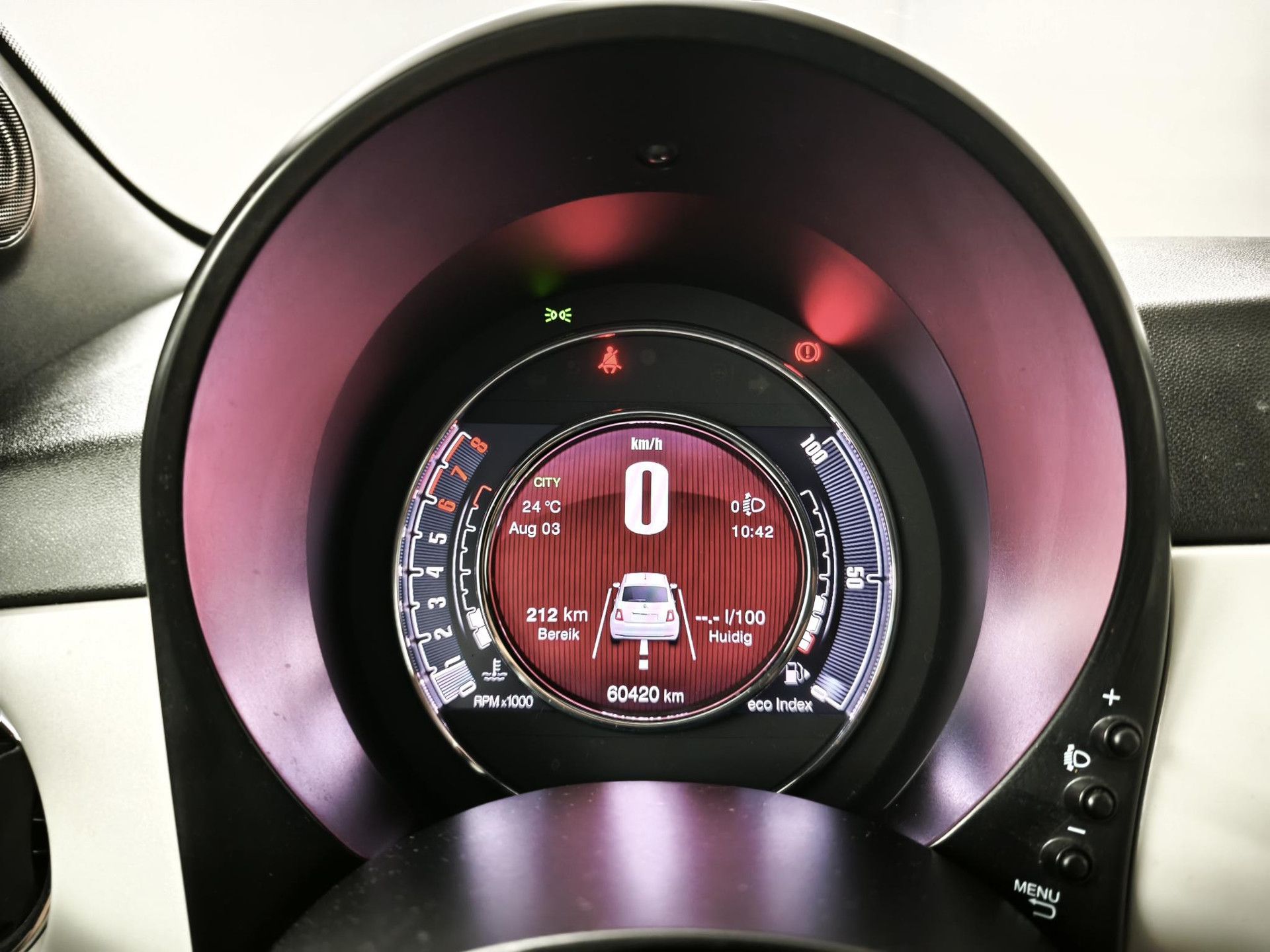 Fiat 500 met kenteken H-441-ZB – dashboard
