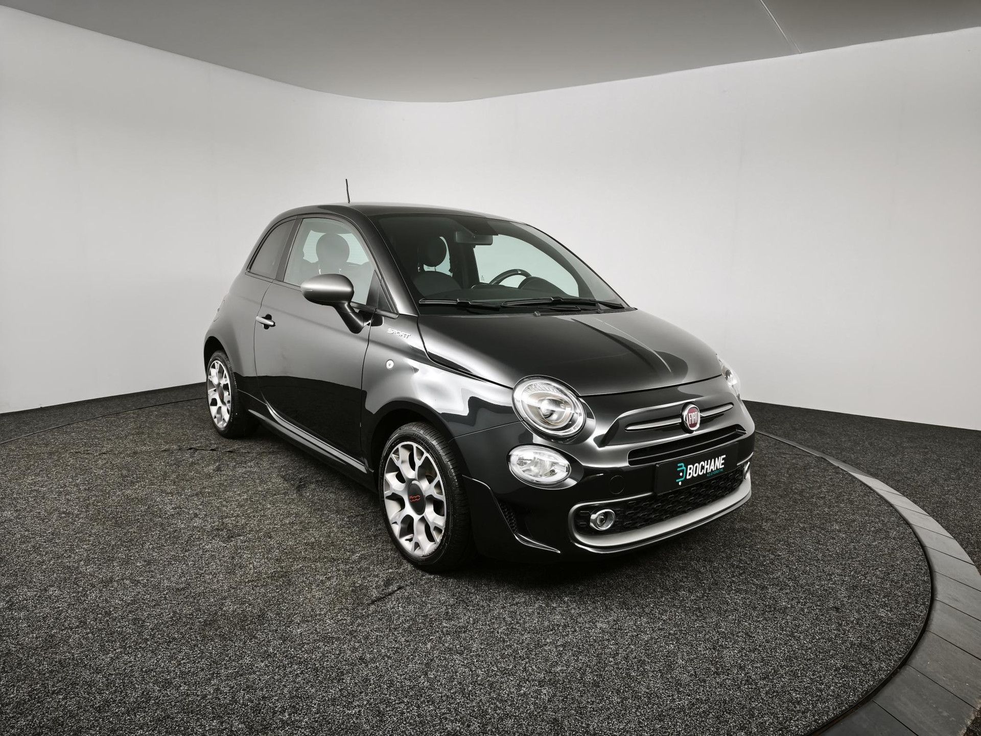 Fiat 500 met kenteken P-486-TT – dashboard