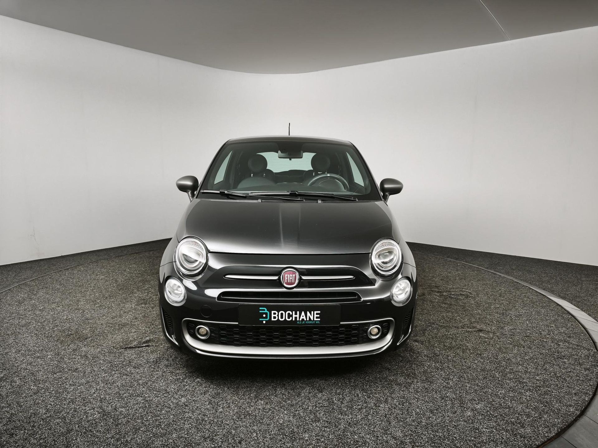 Fiat 500 met kenteken P-486-TT – detailfoto