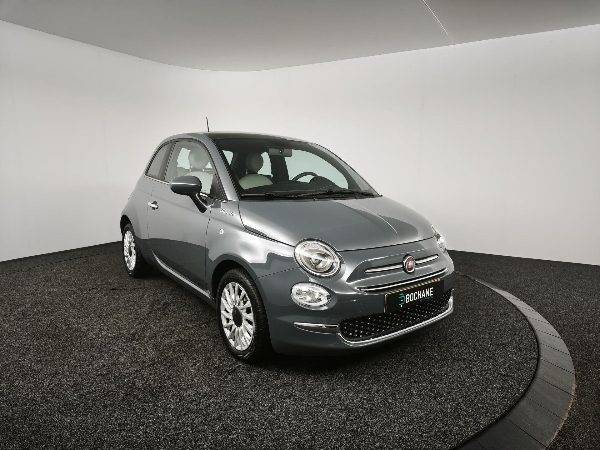 Fiat 500 met kenteken P-579-GR – detailfoto