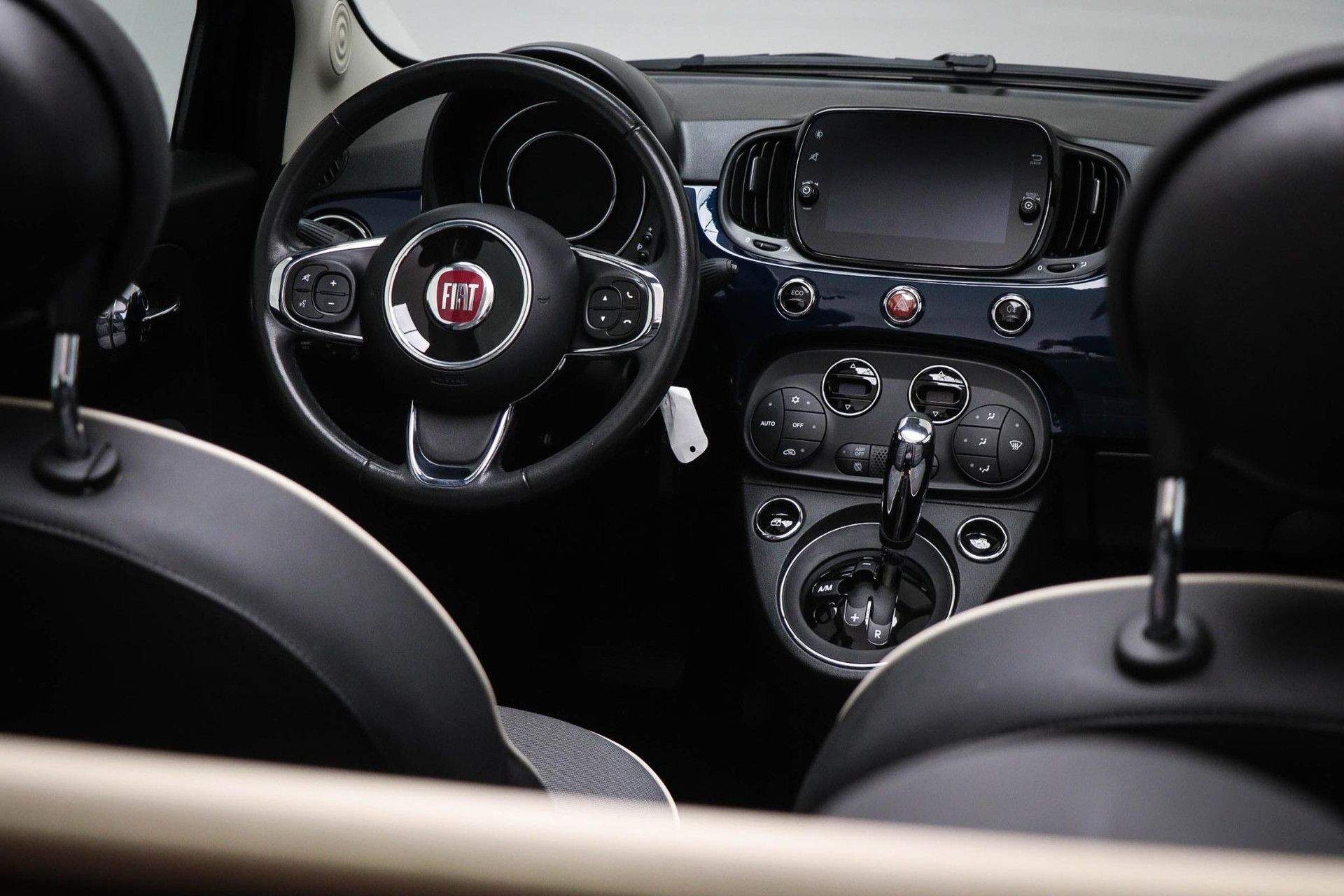 Fiat 500C met kenteken SL-582-H – dashboard