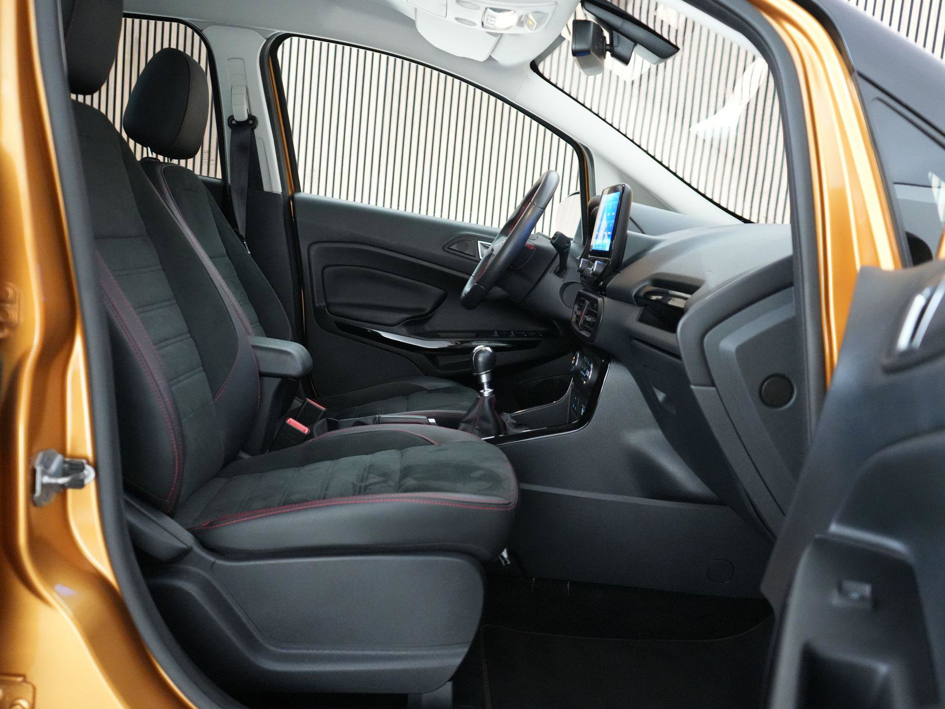 Ford EcoSport met kenteken J-147-FR – dashboard