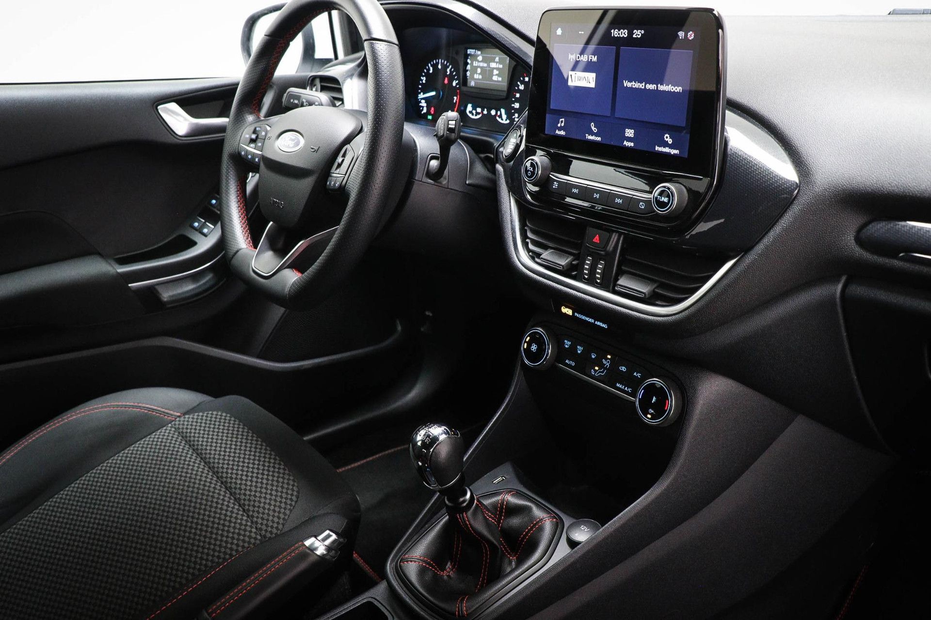 Ford Fiesta met kenteken K-981-KL – interieur