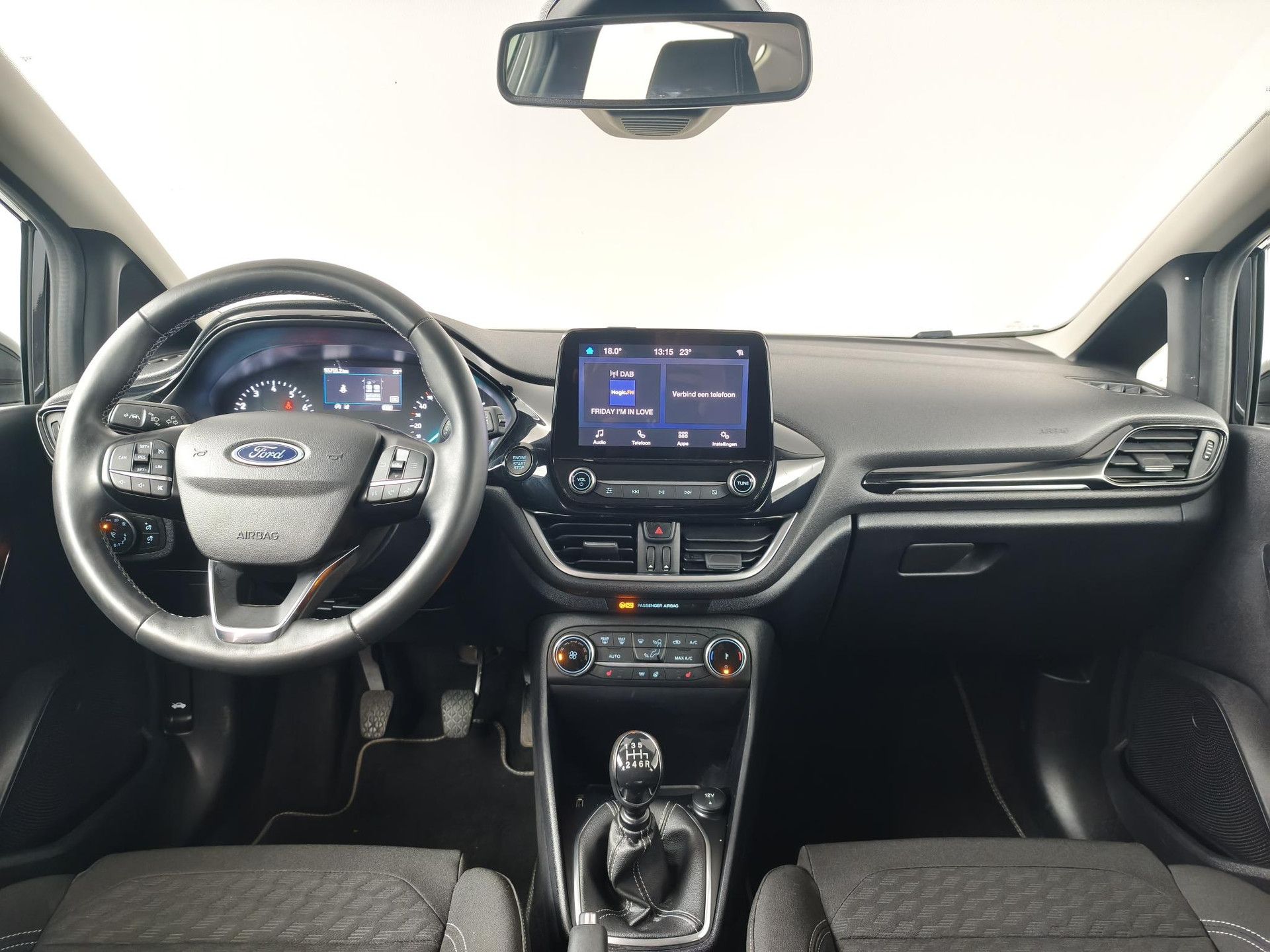 Ford Fiesta met kenteken KJJ-74-G – interieur