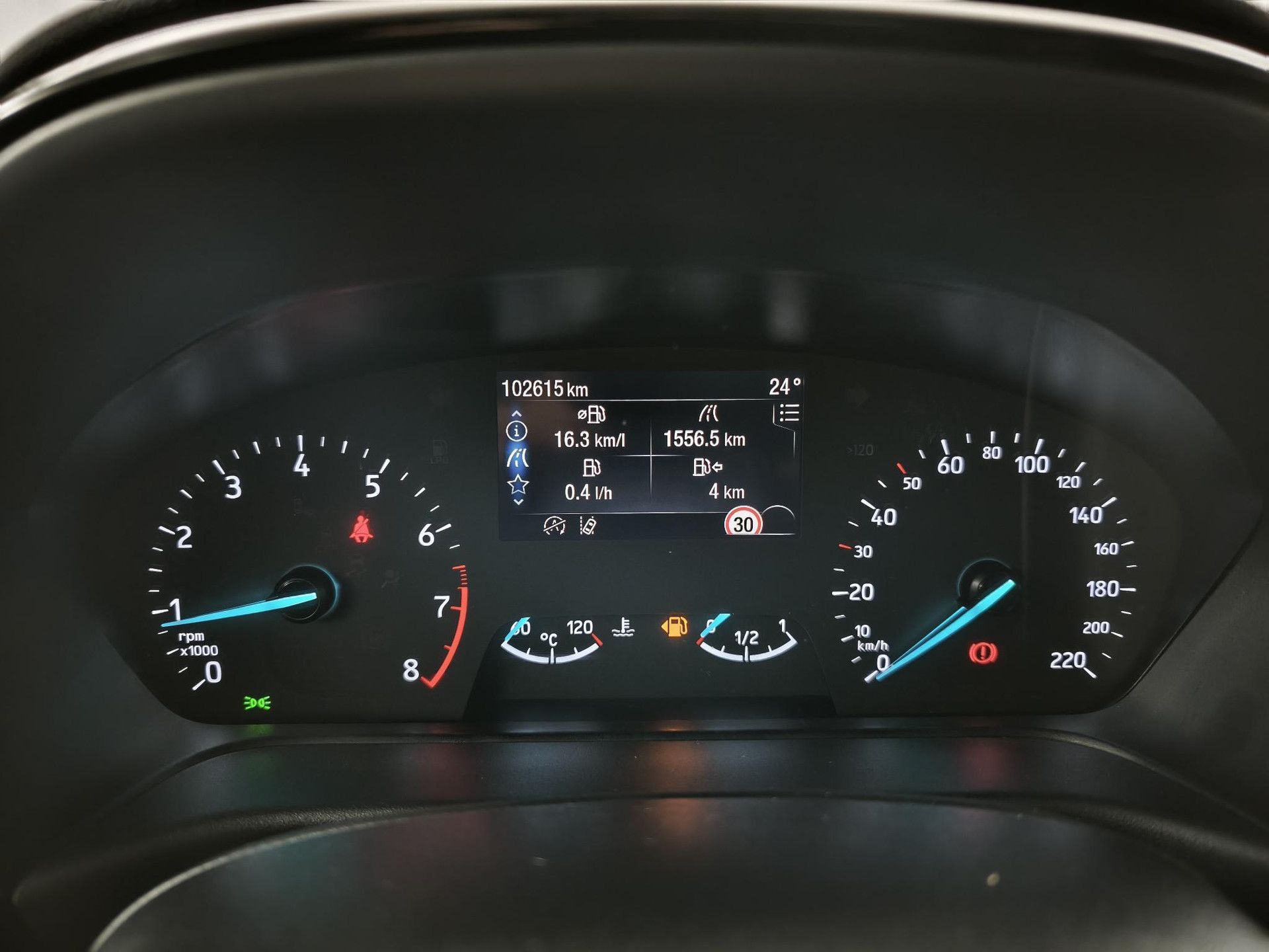 Ford Fiesta met kenteken P-281-JD – dashboard