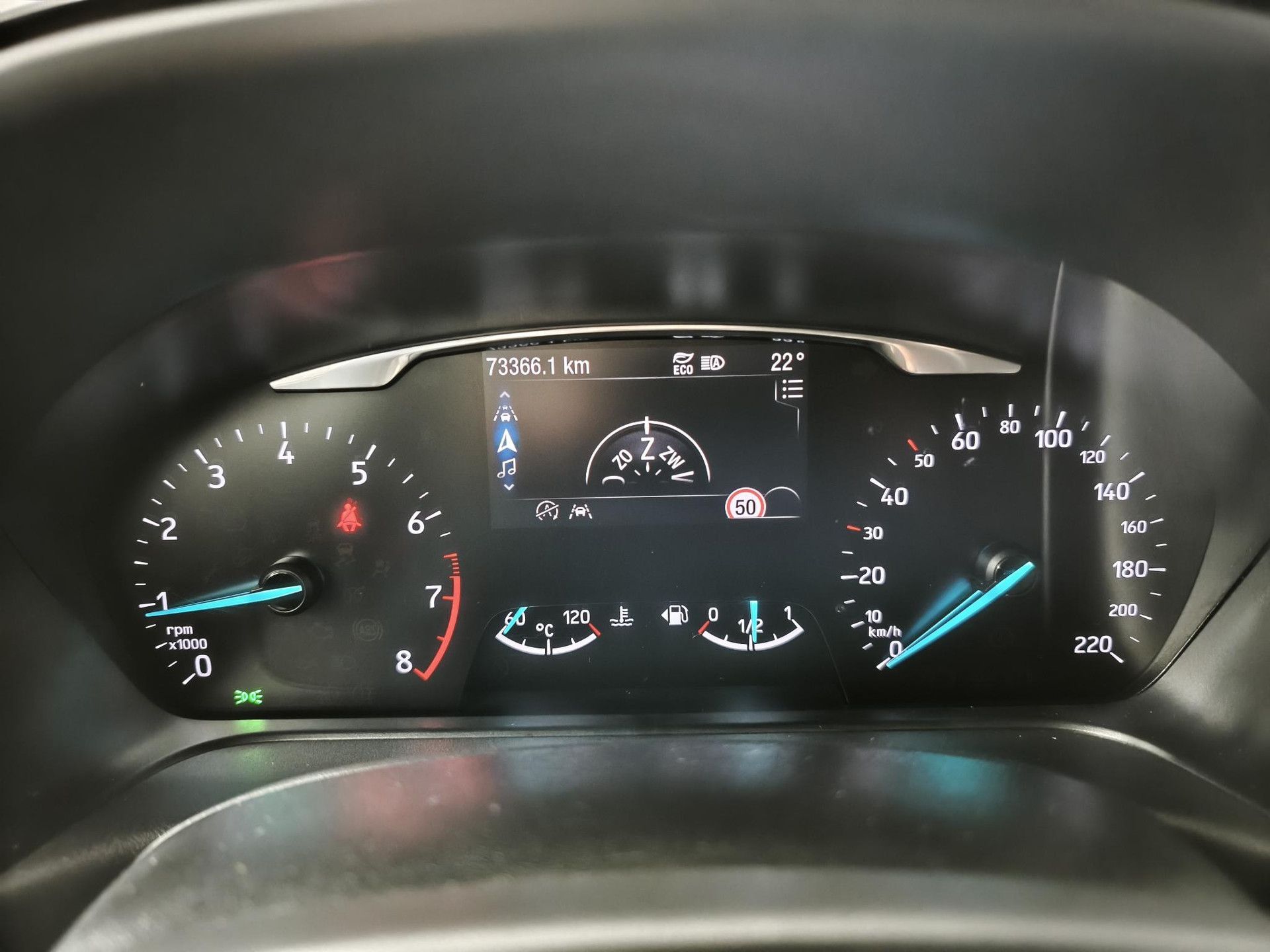 Ford Fiesta met kenteken TS-831-H – dashboard
