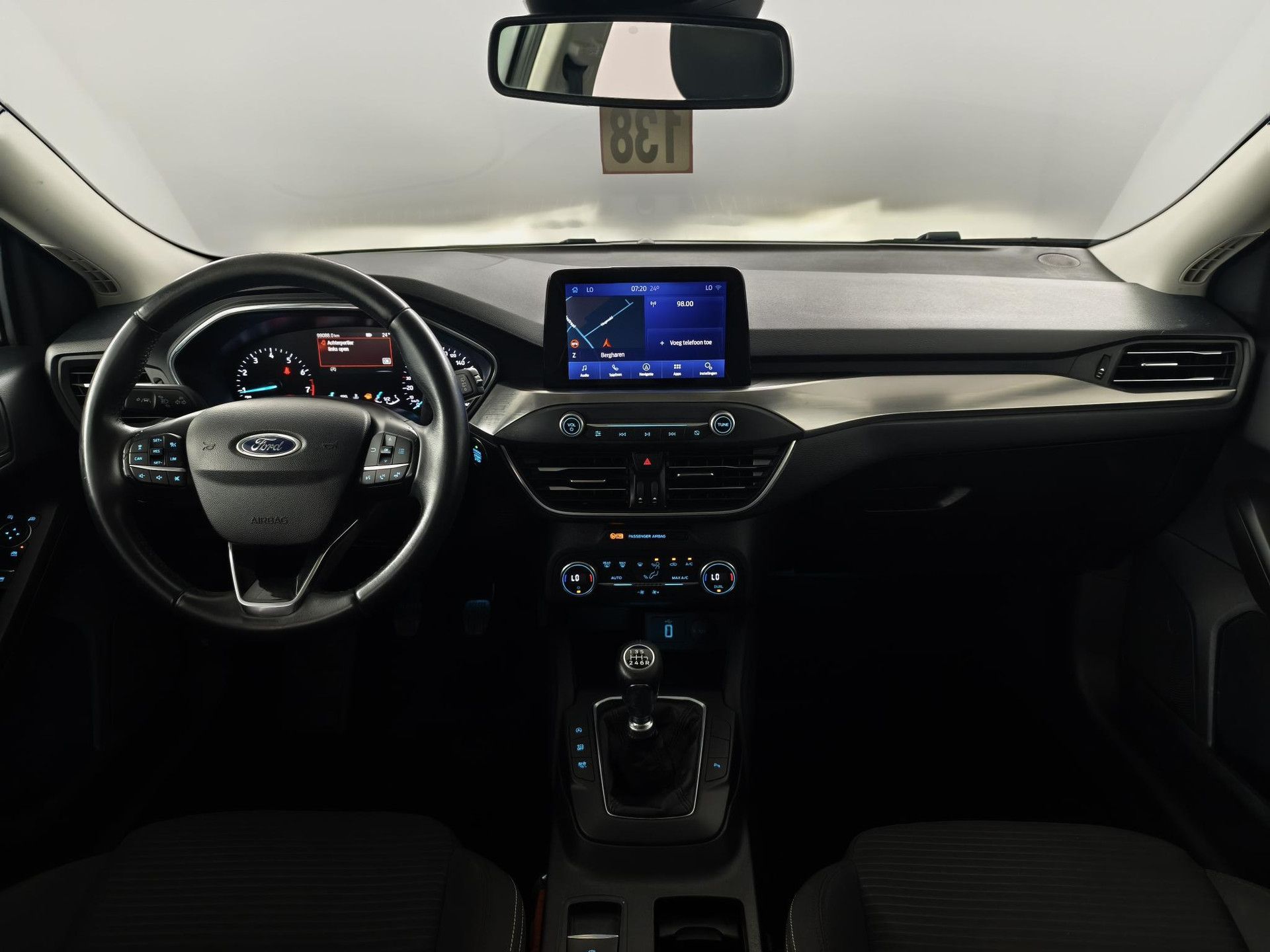 Ford Focus met kenteken G-565-TV – interieur