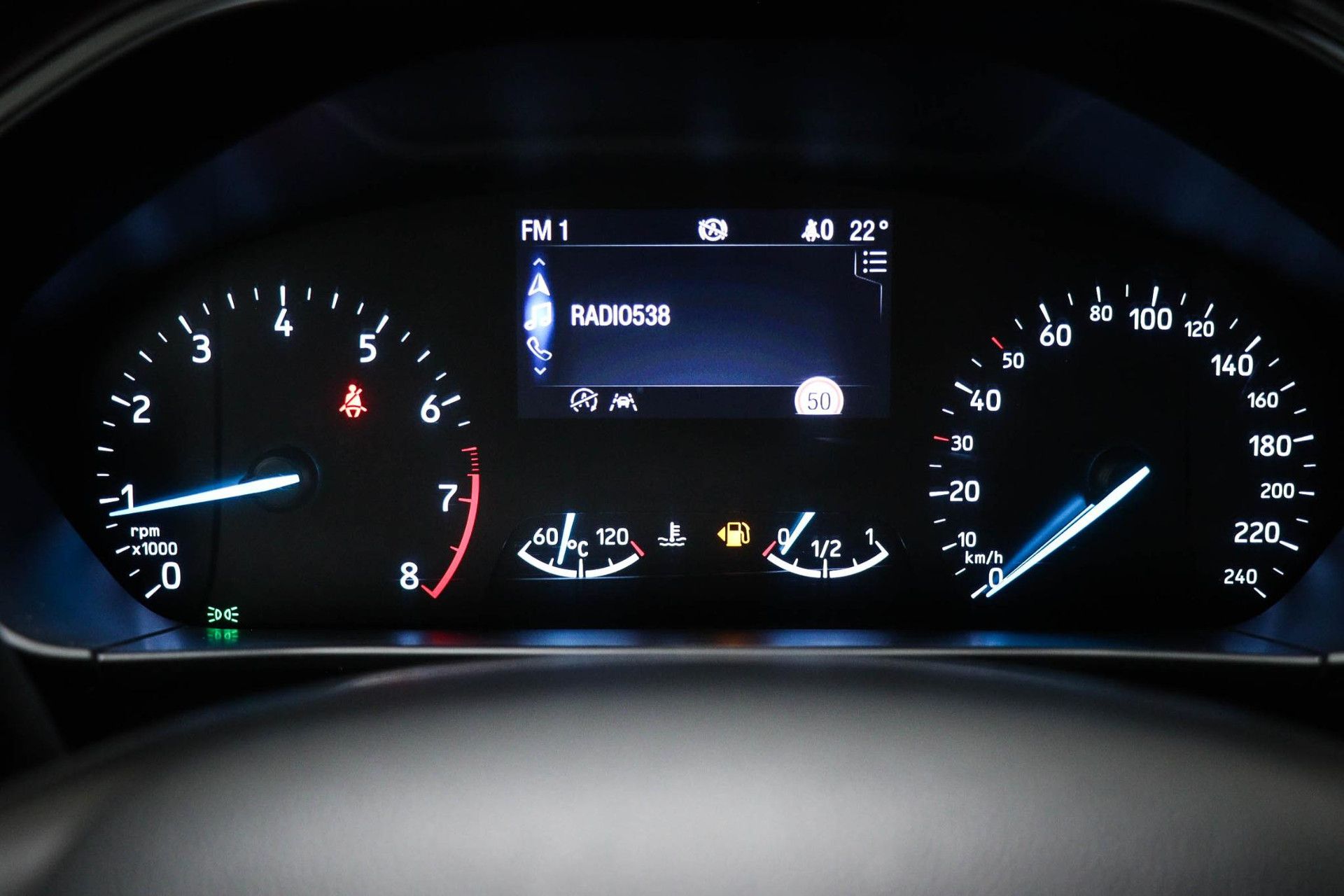 Ford Focus met kenteken H-957-SR – dashboard