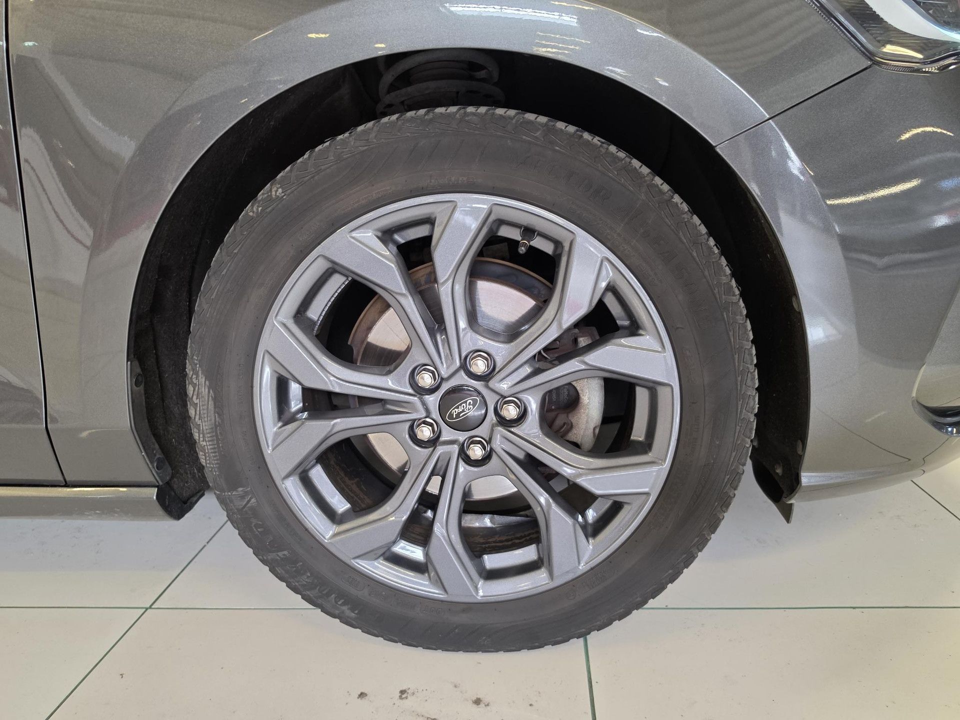 Ford Focus met kenteken KHH-82-L – dashboard
