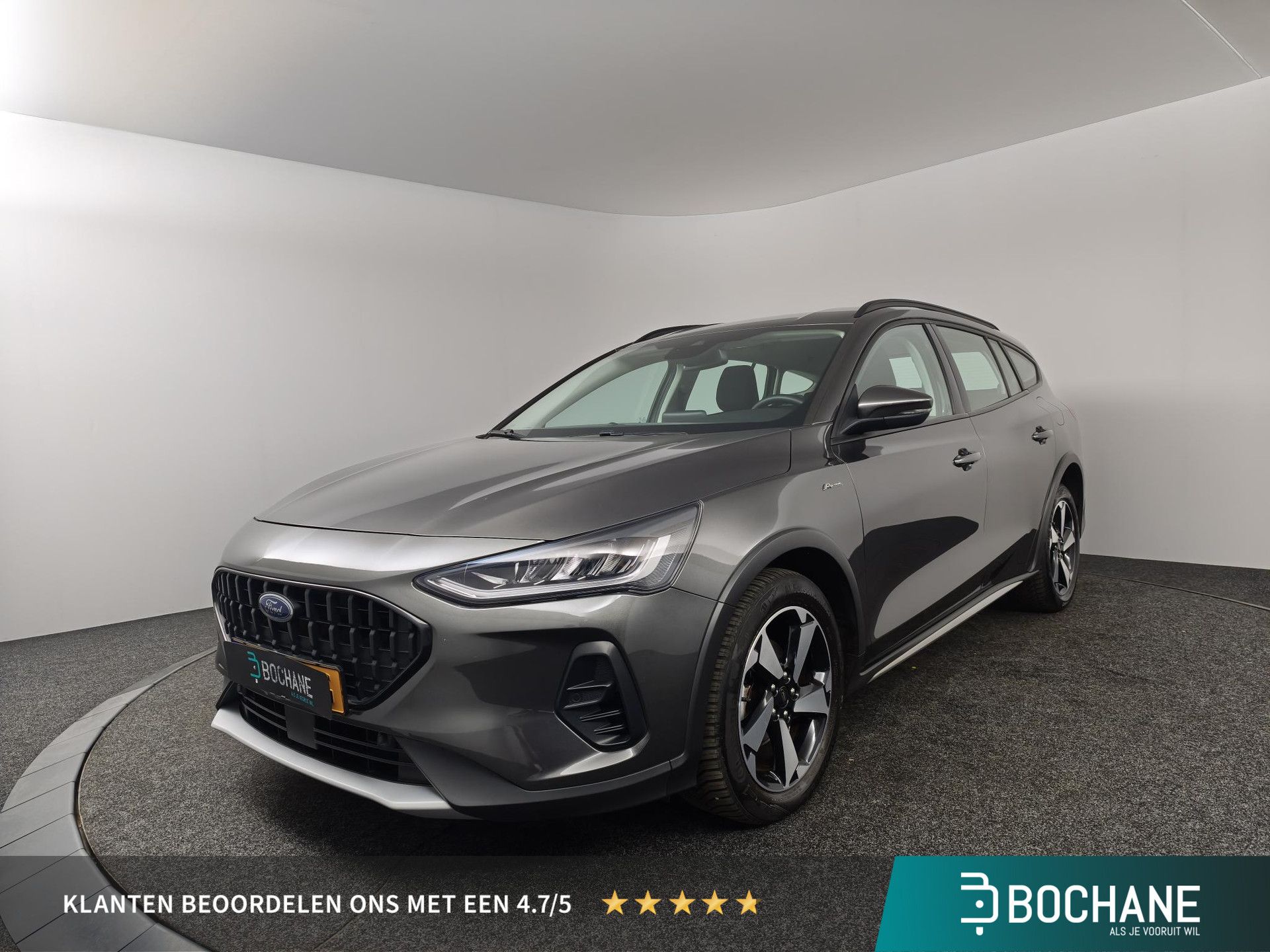 Ford Focus met kenteken R-832-KG – vooraanzicht