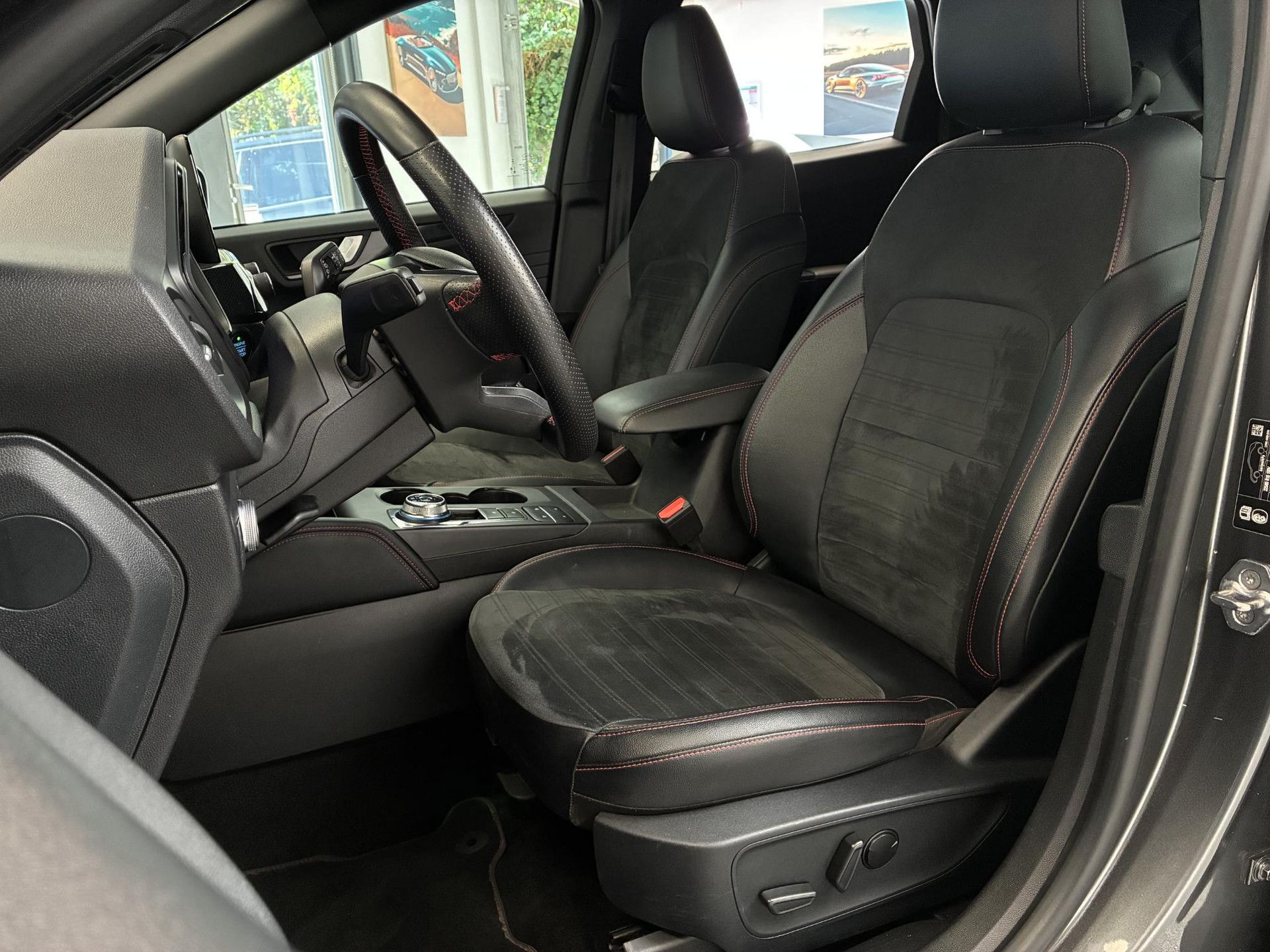 Ford Kuga met kenteken KLD-26-J – interieur