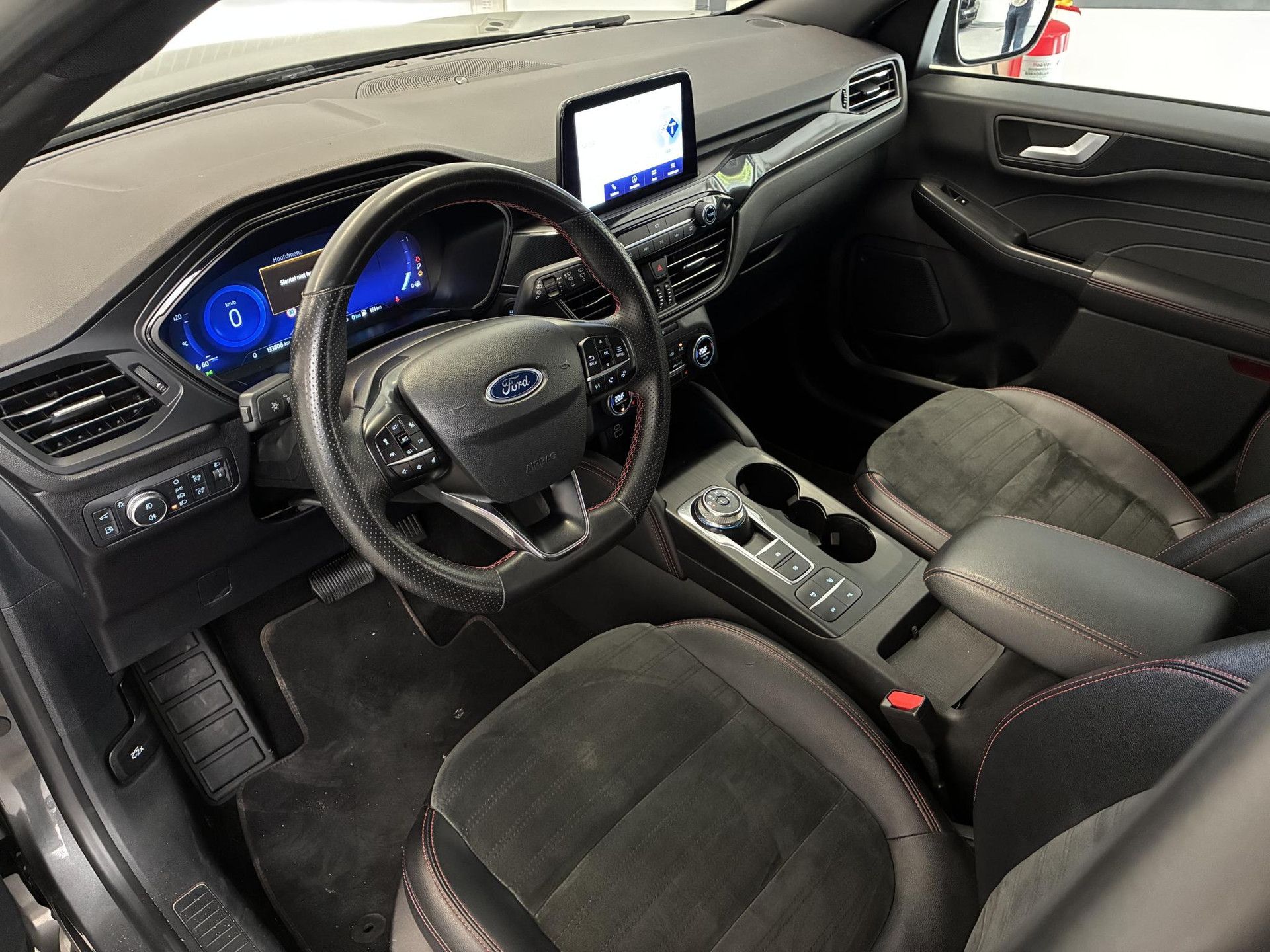 Ford Kuga met kenteken KLD-26-J – dashboard