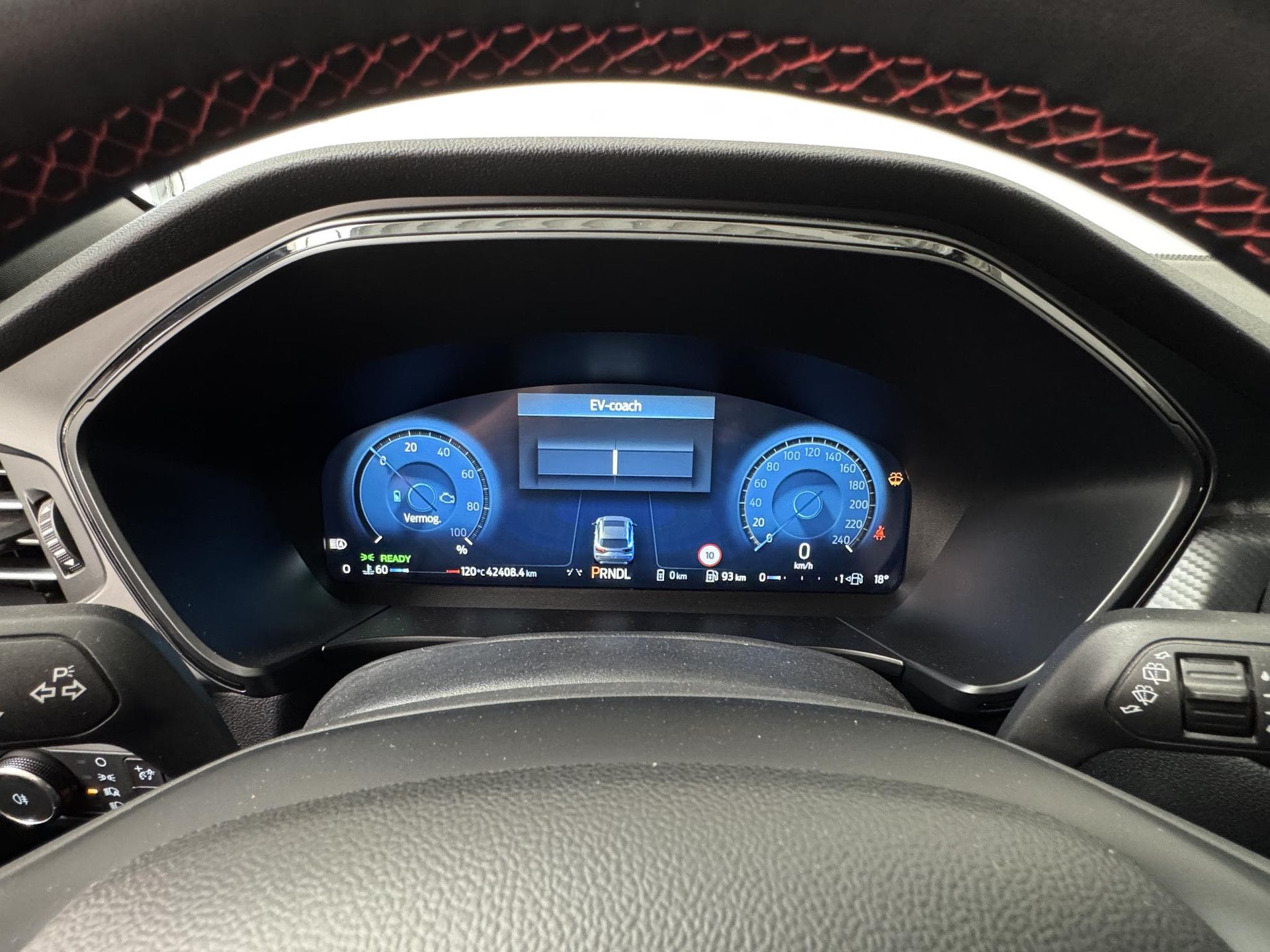 Ford Kuga met kenteken KRF-20-L – dashboard