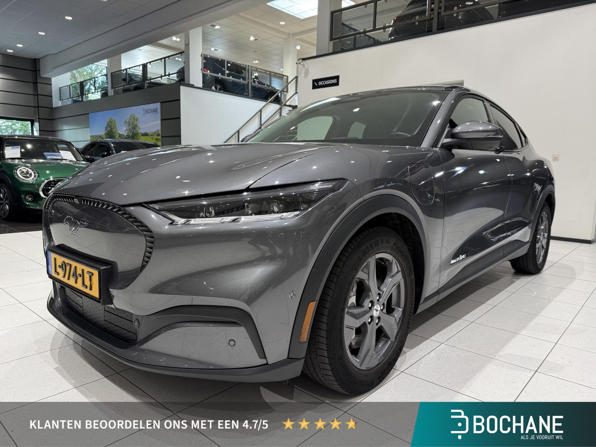Ford MustangMach-E met kenteken L-974-LT – vooraanzicht