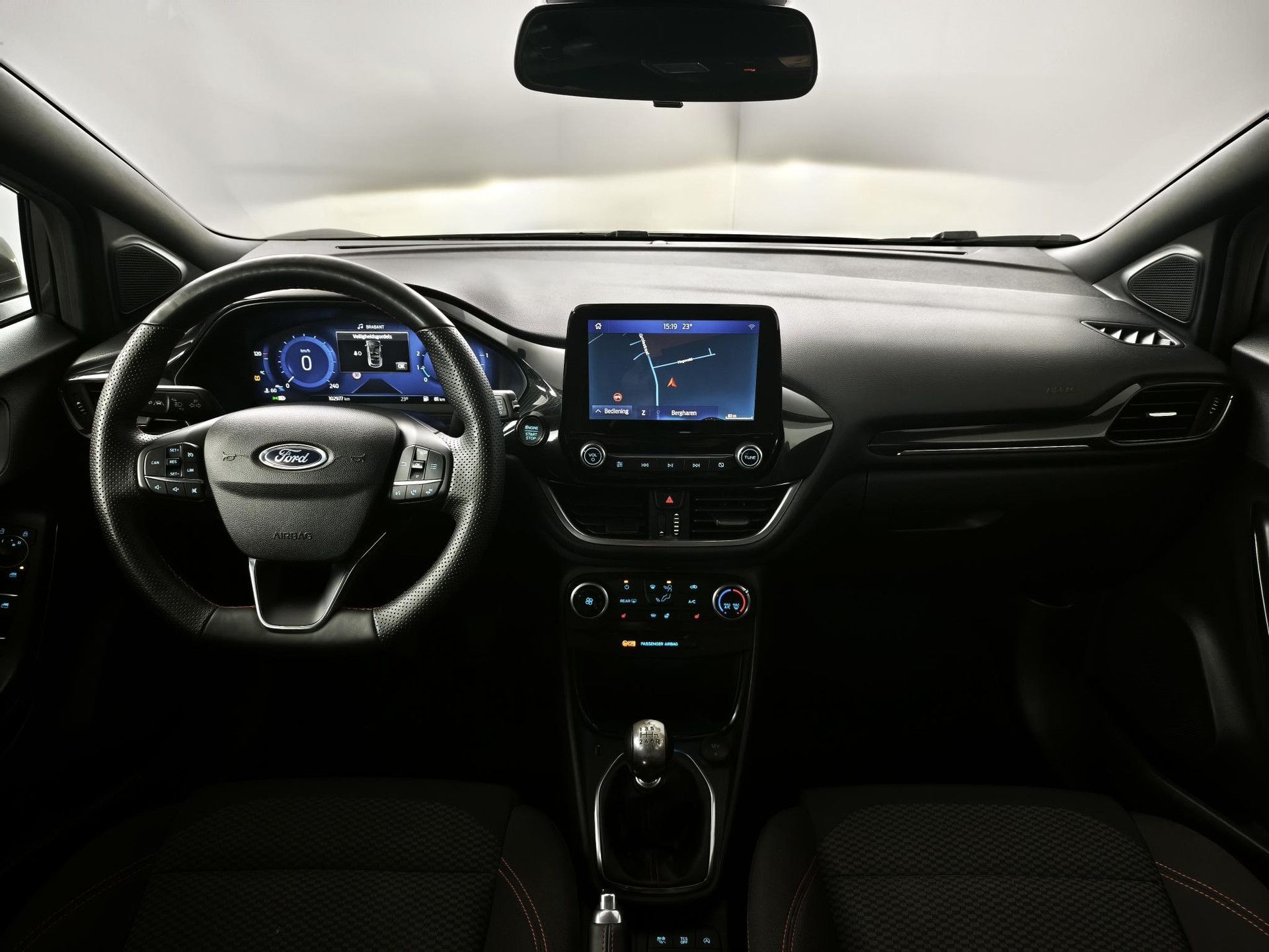 Ford Puma met kenteken JBT-90-L – interieur