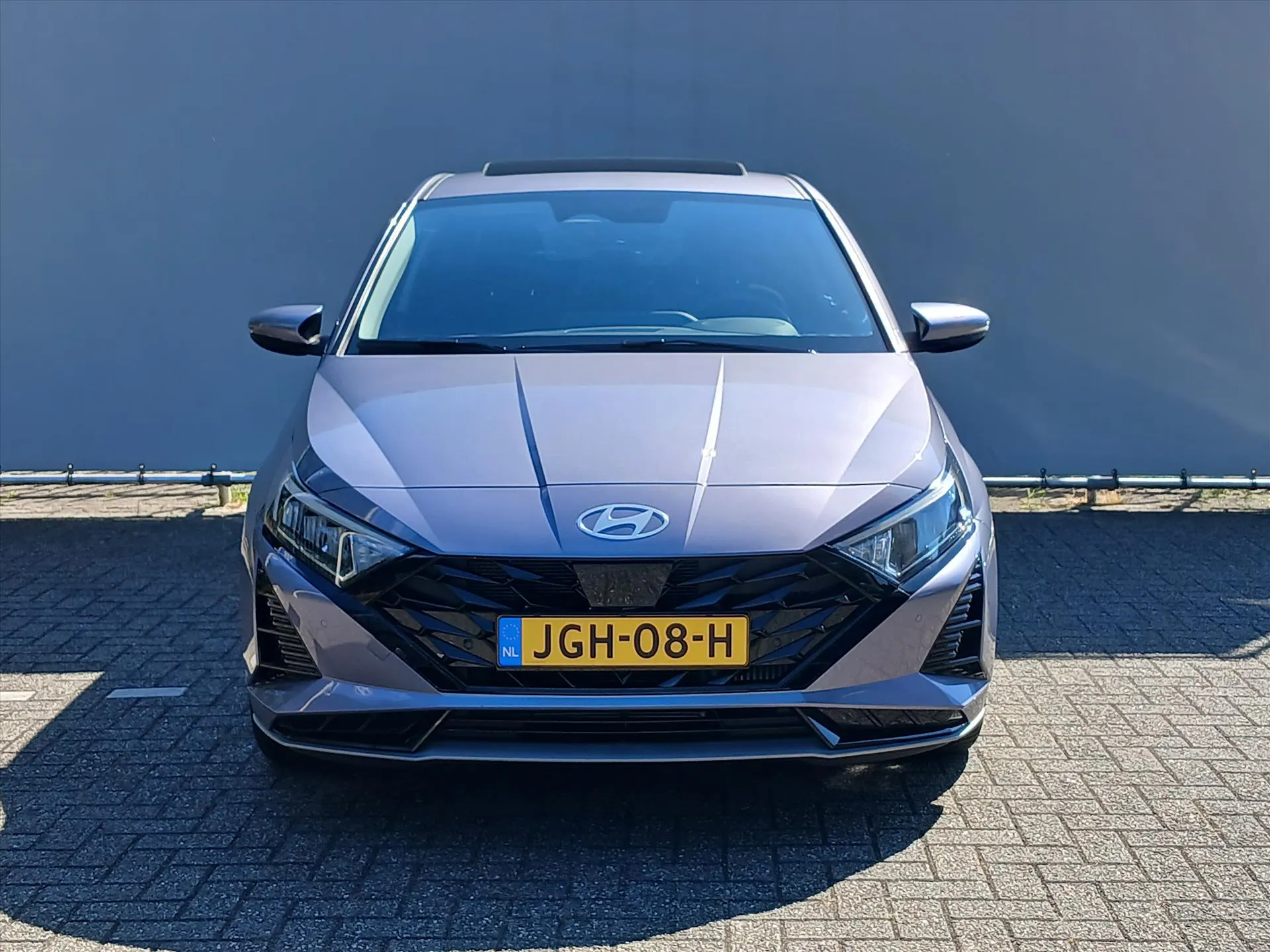Hyundai i20 met kenteken JGH-08-H – achteraanzicht