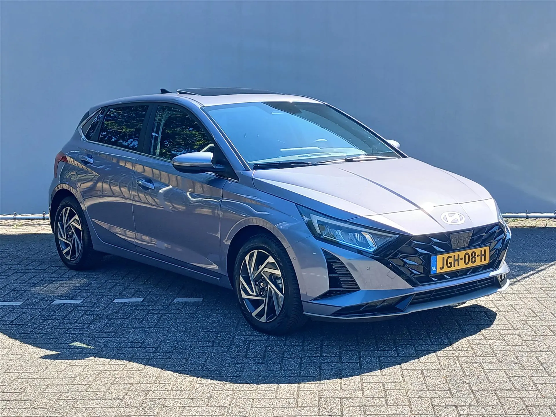 Hyundai i20 met kenteken JGH-08-H – interieur