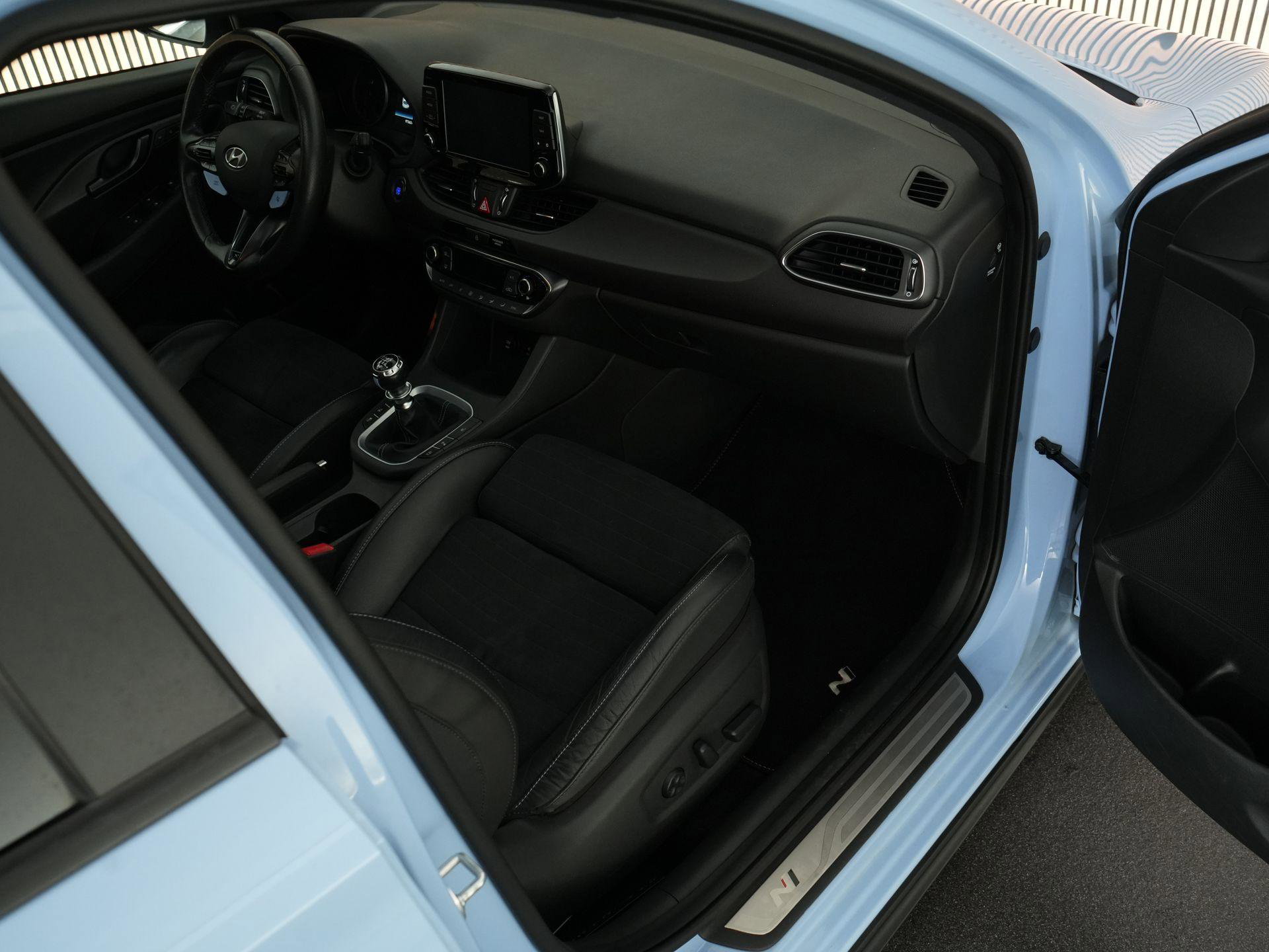 Hyundai i30 met kenteken HZF-53-S – interieur