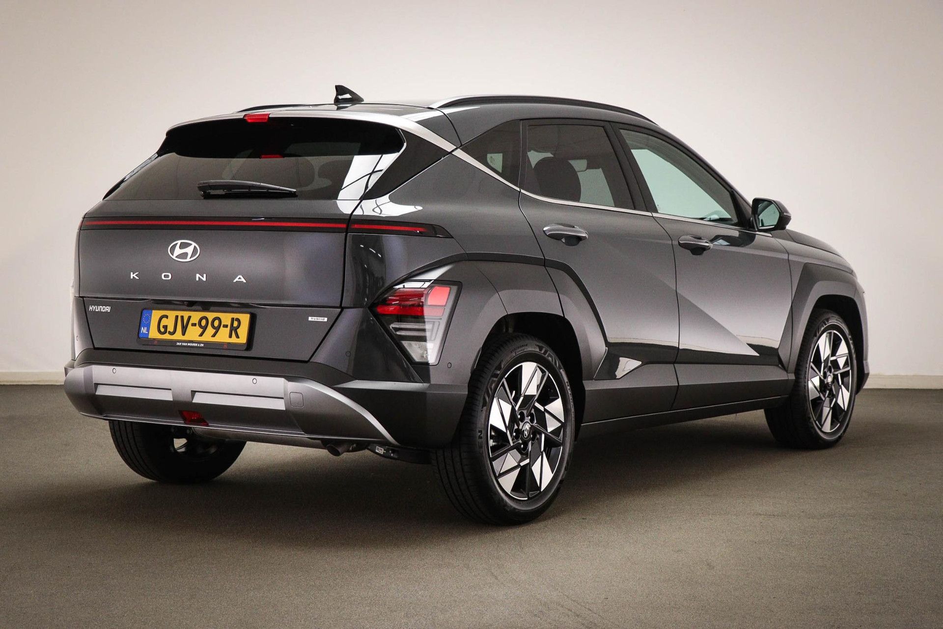Hyundai Kona met kenteken GJV-99-R – achteraanzicht
