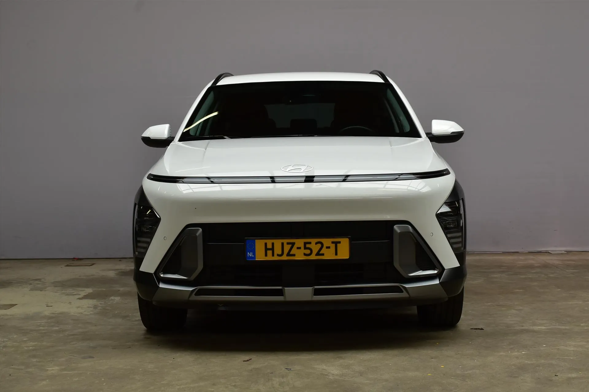 Hyundai Kona met kenteken HJZ-52-T – achteraanzicht