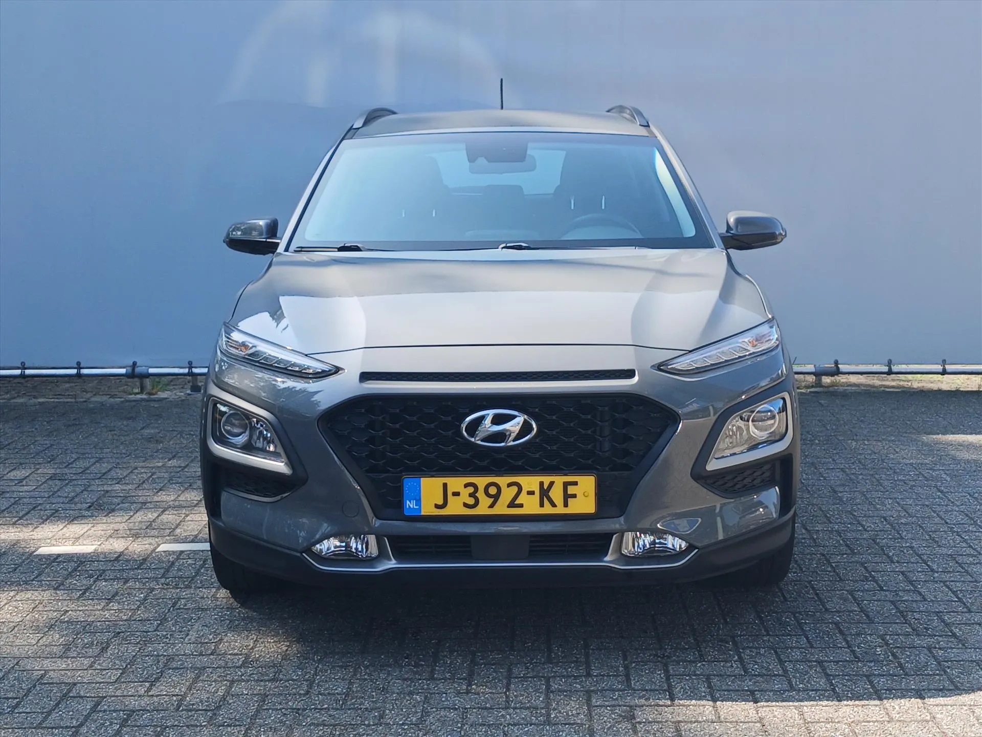 Hyundai Kona met kenteken J-392-KF – interieur