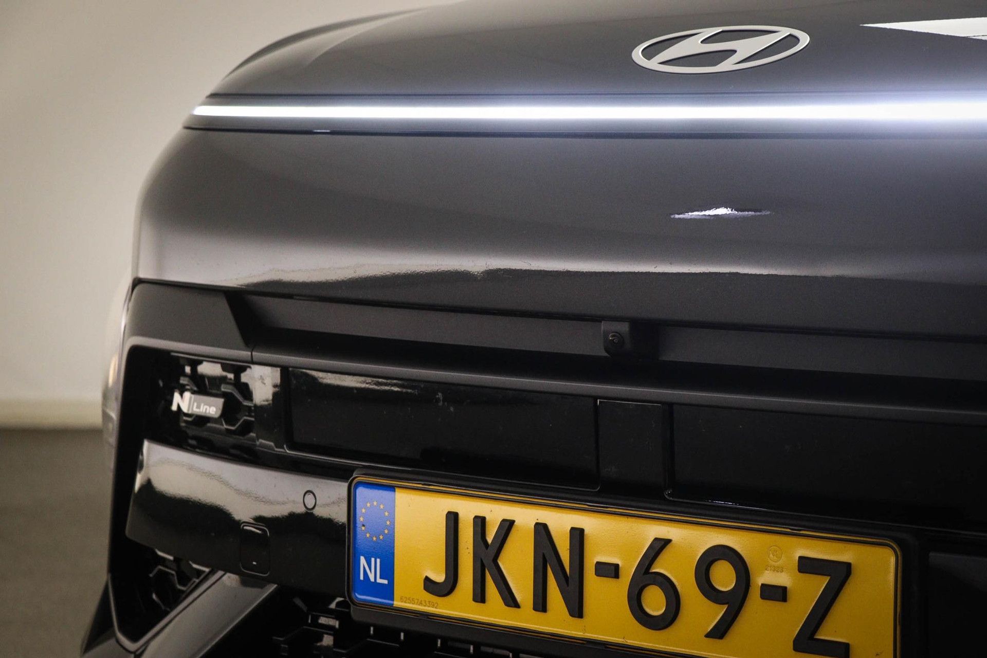 Hyundai Kona met kenteken JKN-69-Z – achteraanzicht