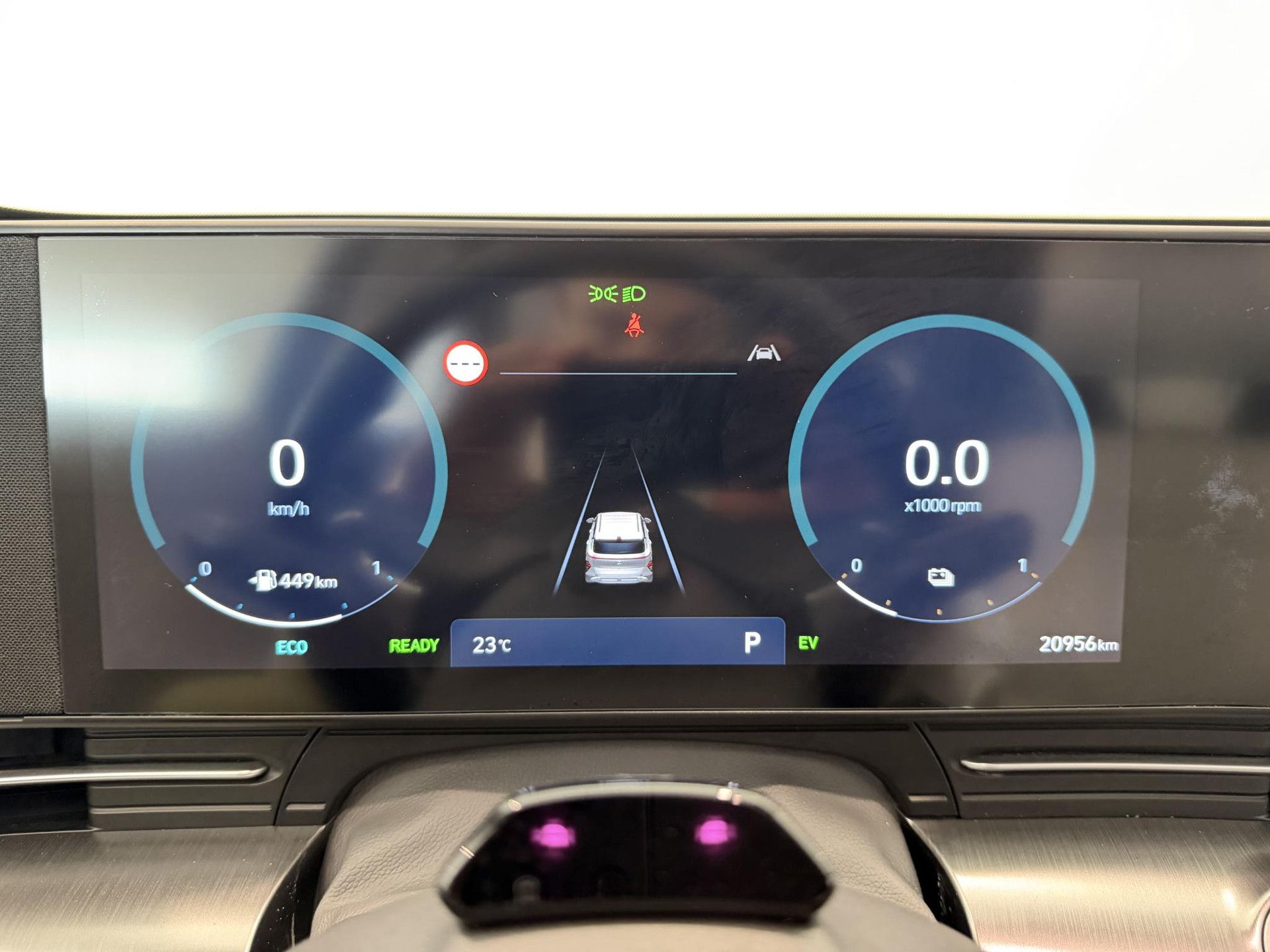 Hyundai Kona met kenteken KGR-68-P – dashboard