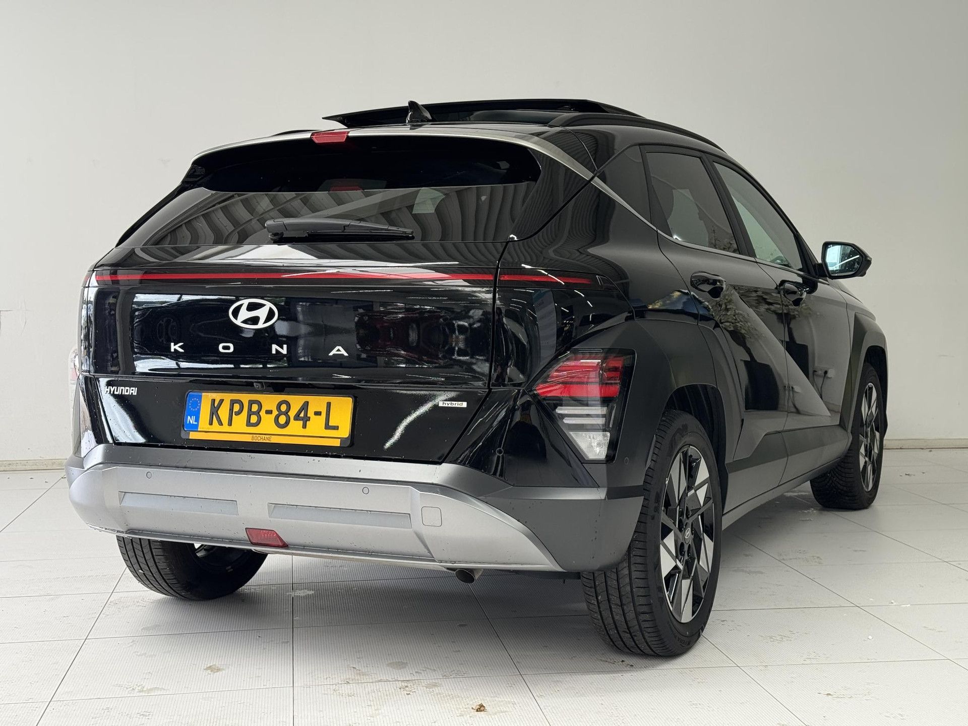 Hyundai Kona met kenteken KPB-84-L – achteraanzicht
