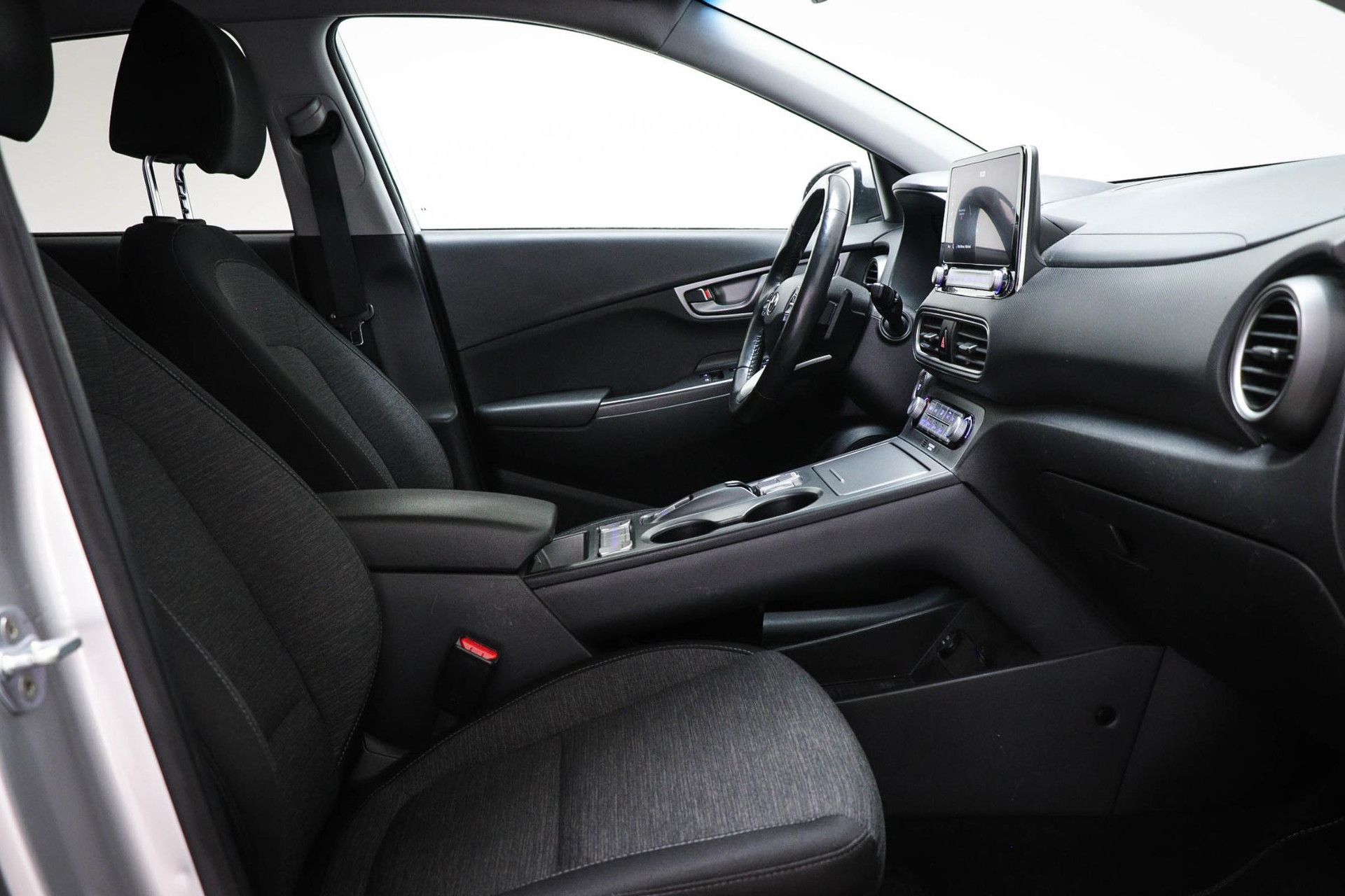 Hyundai Kona met kenteken P-237-DT – dashboard