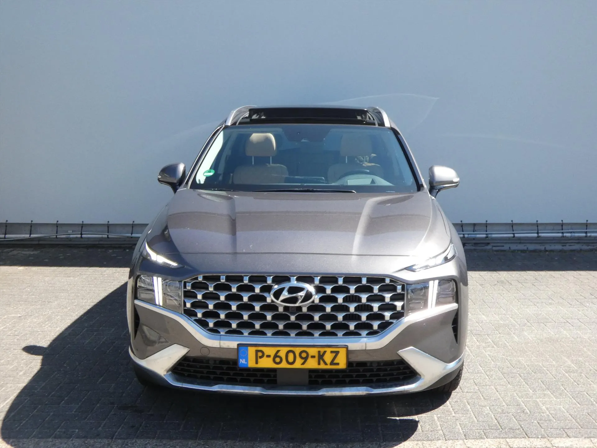 Hyundai SantaFe met kenteken P-609-KZ – achteraanzicht