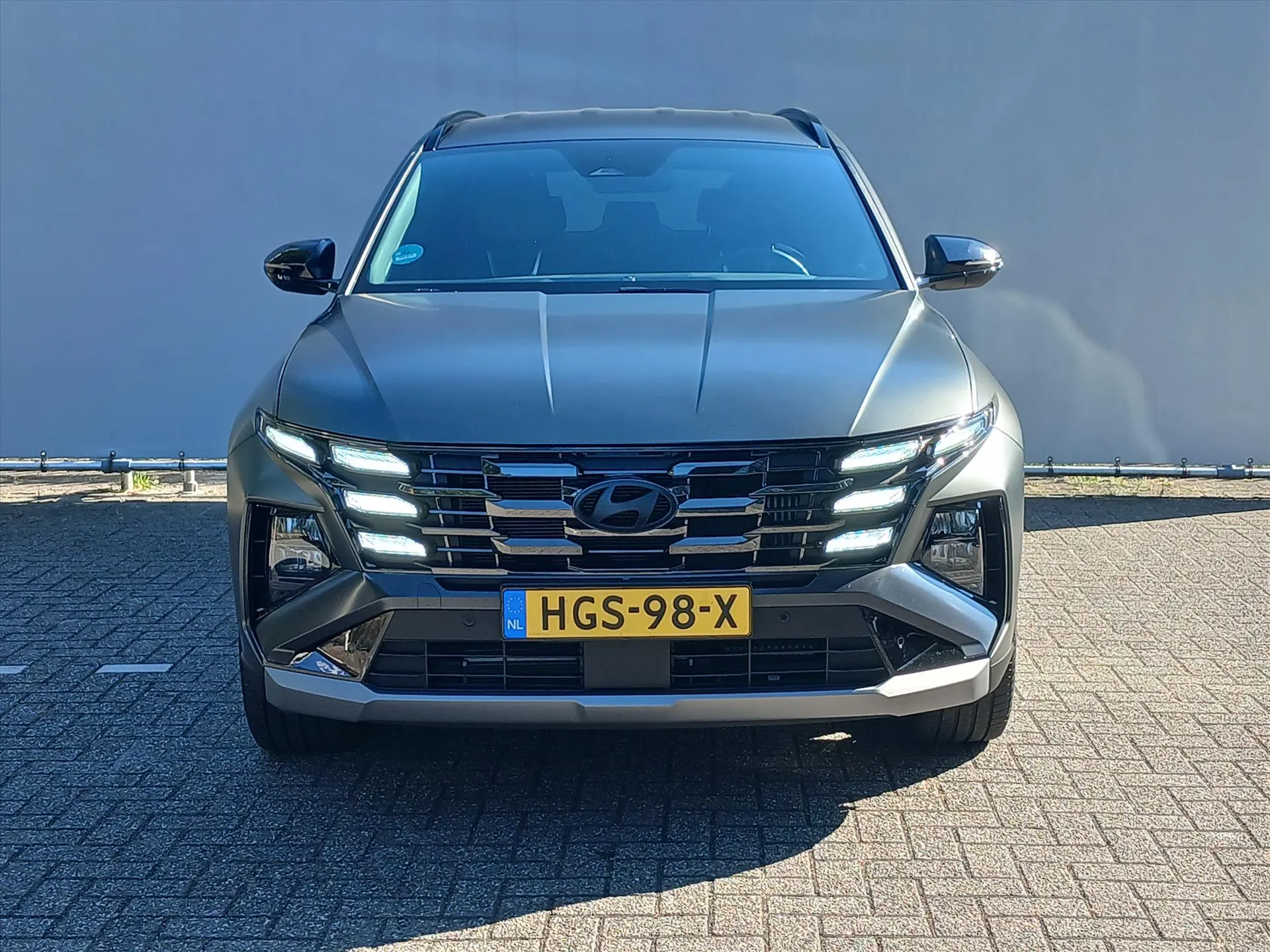 Hyundai Tucson met kenteken HGS-98-X – achteraanzicht