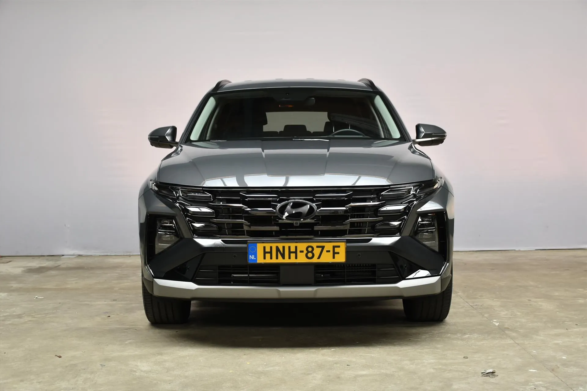 Hyundai Tucson met kenteken HNH-87-F – achteraanzicht