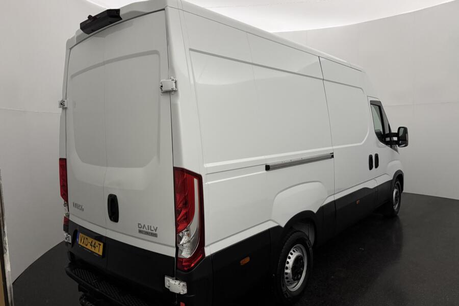 Iveco Daily met kenteken VXD-44-T – interieur