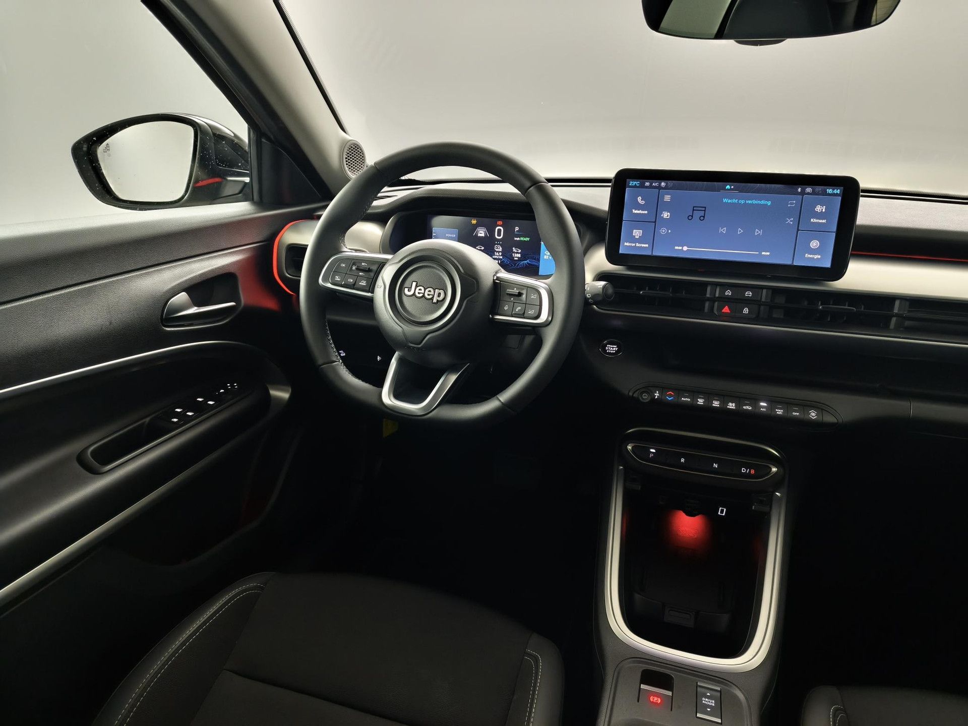 Jeep Avenger met kenteken KPN-53-V – interieur
