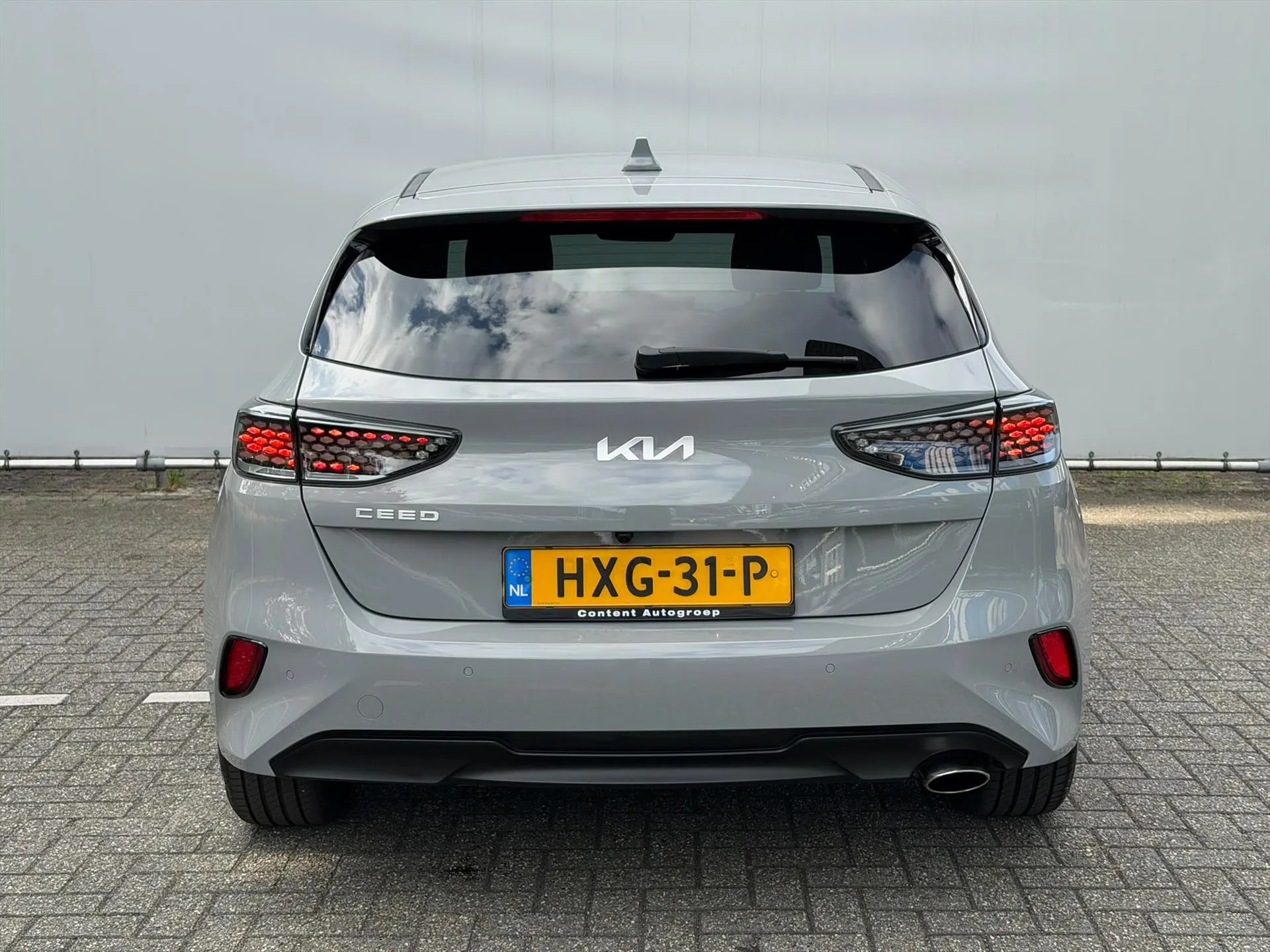 Kia Ceed met kenteken HXG-31-P – dashboard