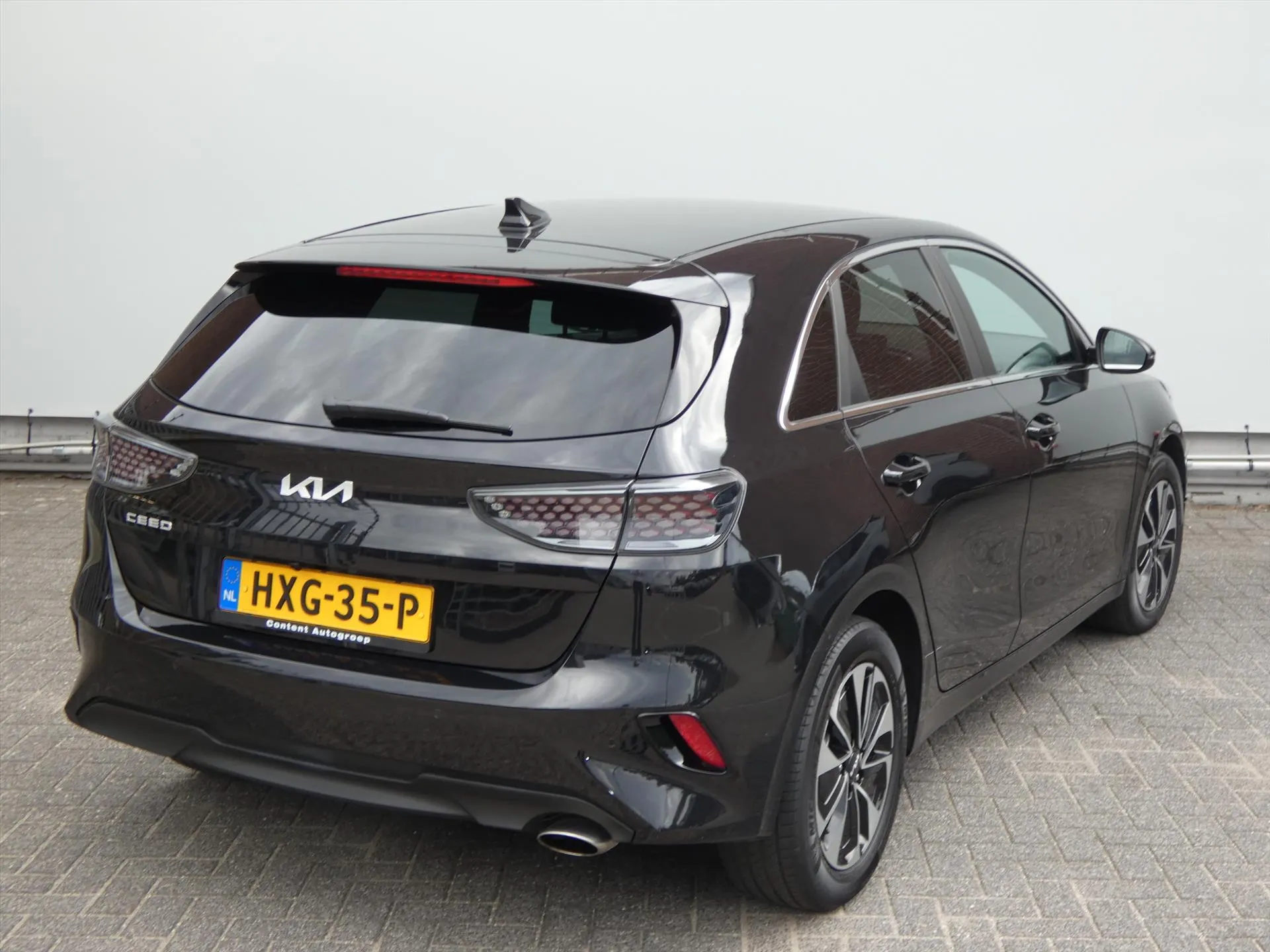 Kia Ceed met kenteken HXG-35-P – detailfoto