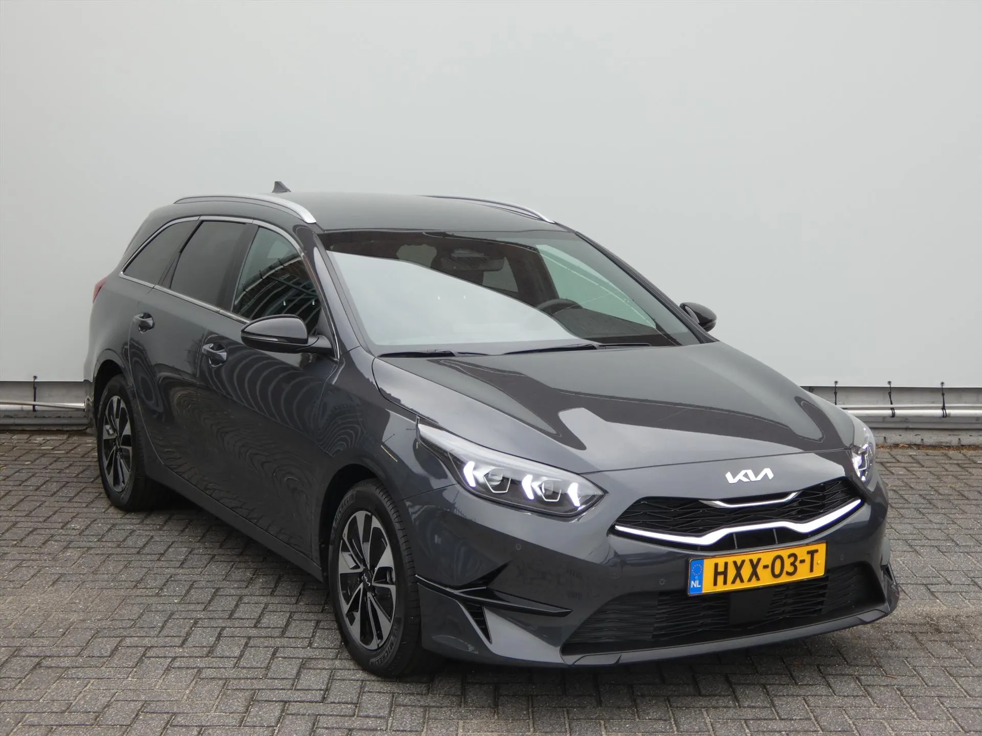 Kia CeedSportswagon met kenteken HXX-03-T – interieur