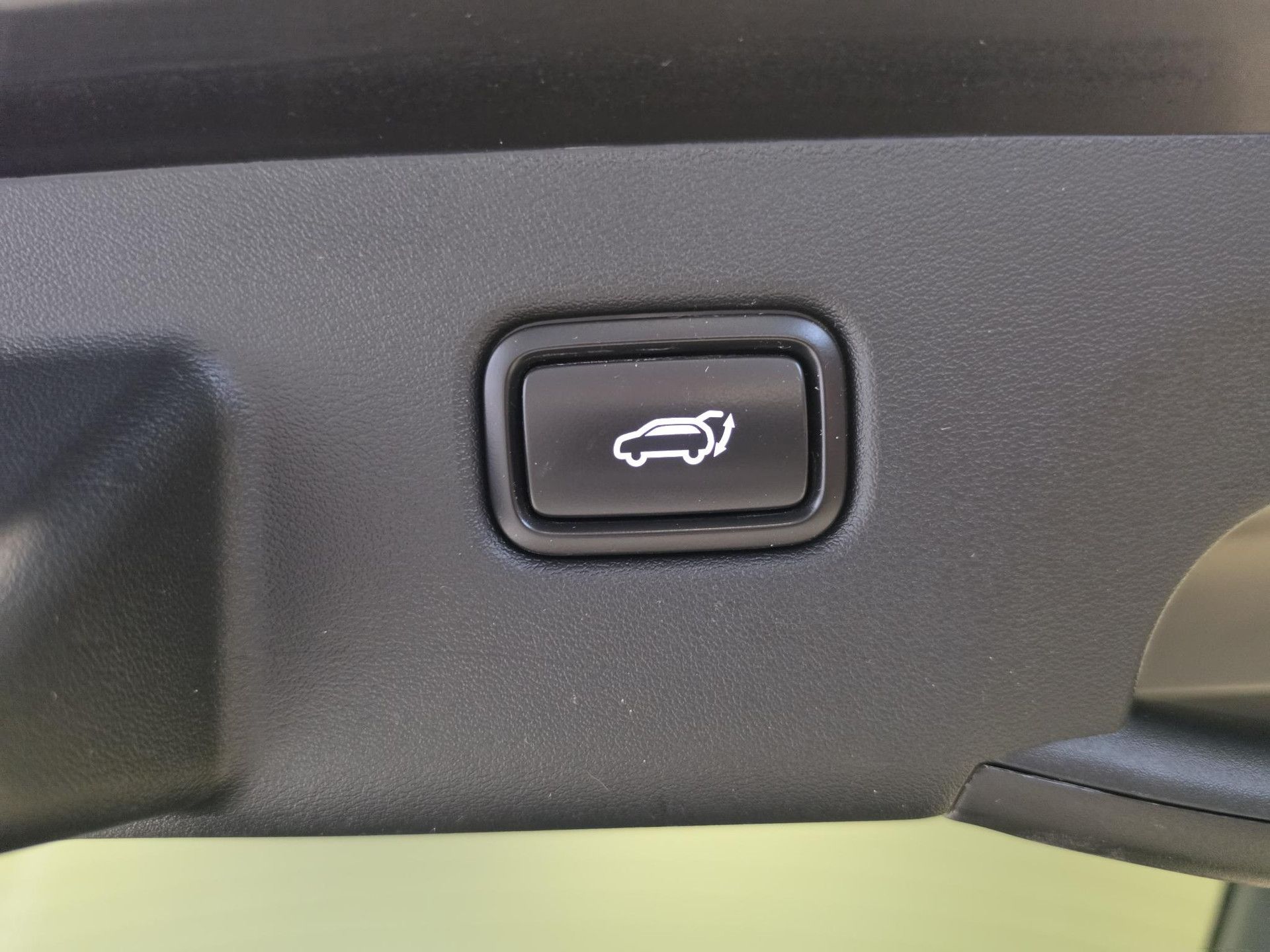Kia EV6 met kenteken X-581-LB – dashboard