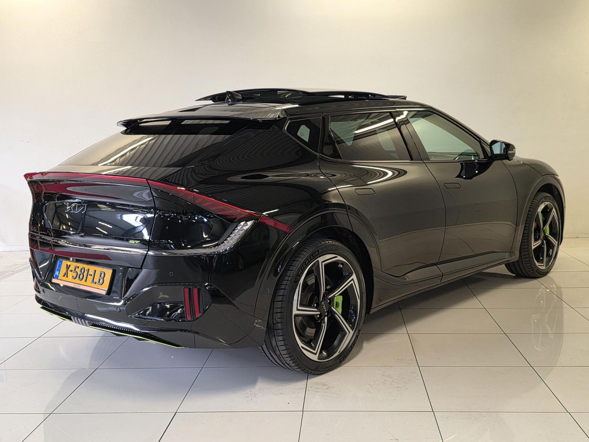 Kia EV6 met kenteken X-581-LB – detailfoto